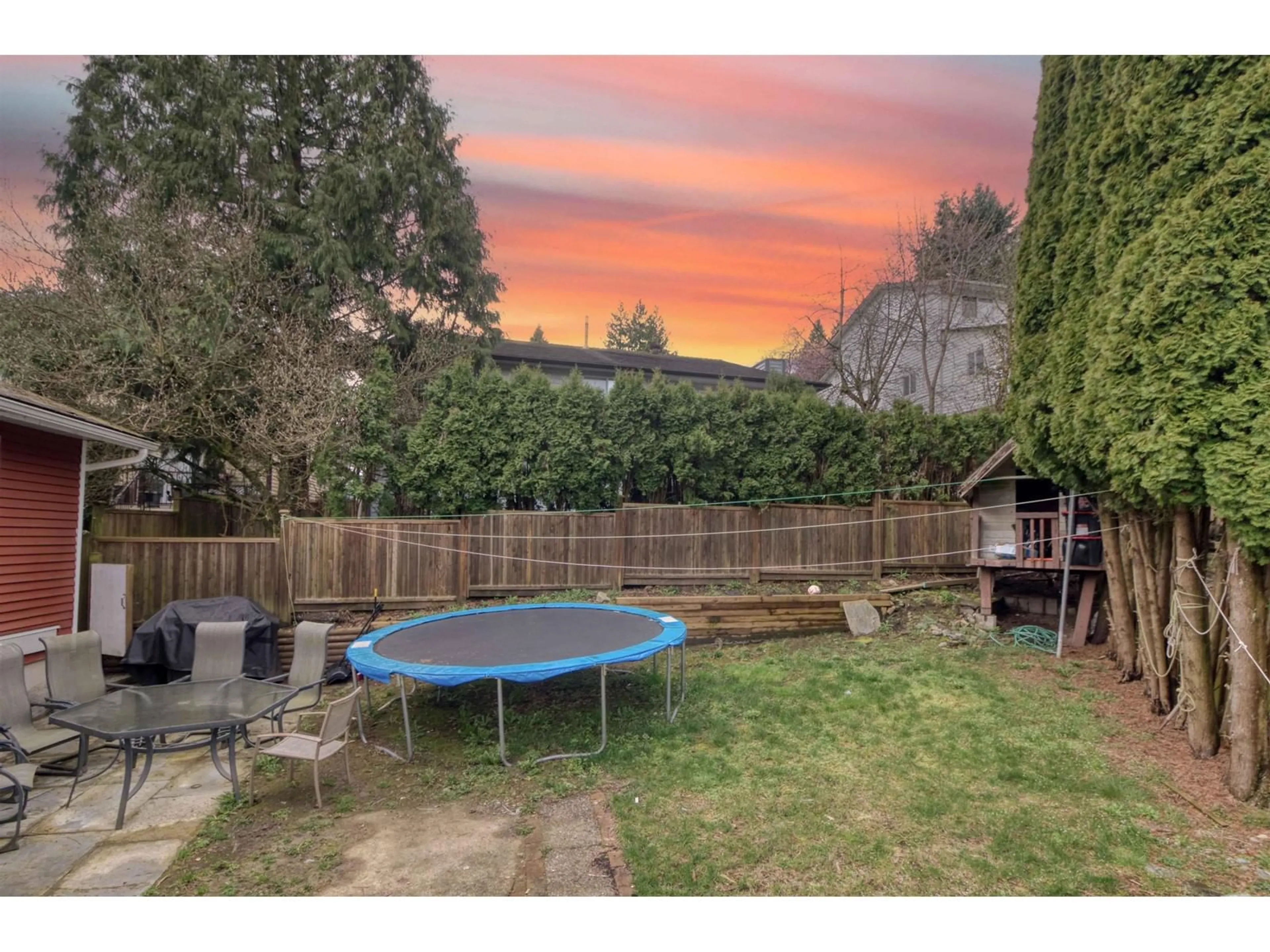 A pic from outside/outdoor area/front of a property/back of a property/a pic from drone, unknown for 8045 138A, Surrey British Columbia V3W9B3