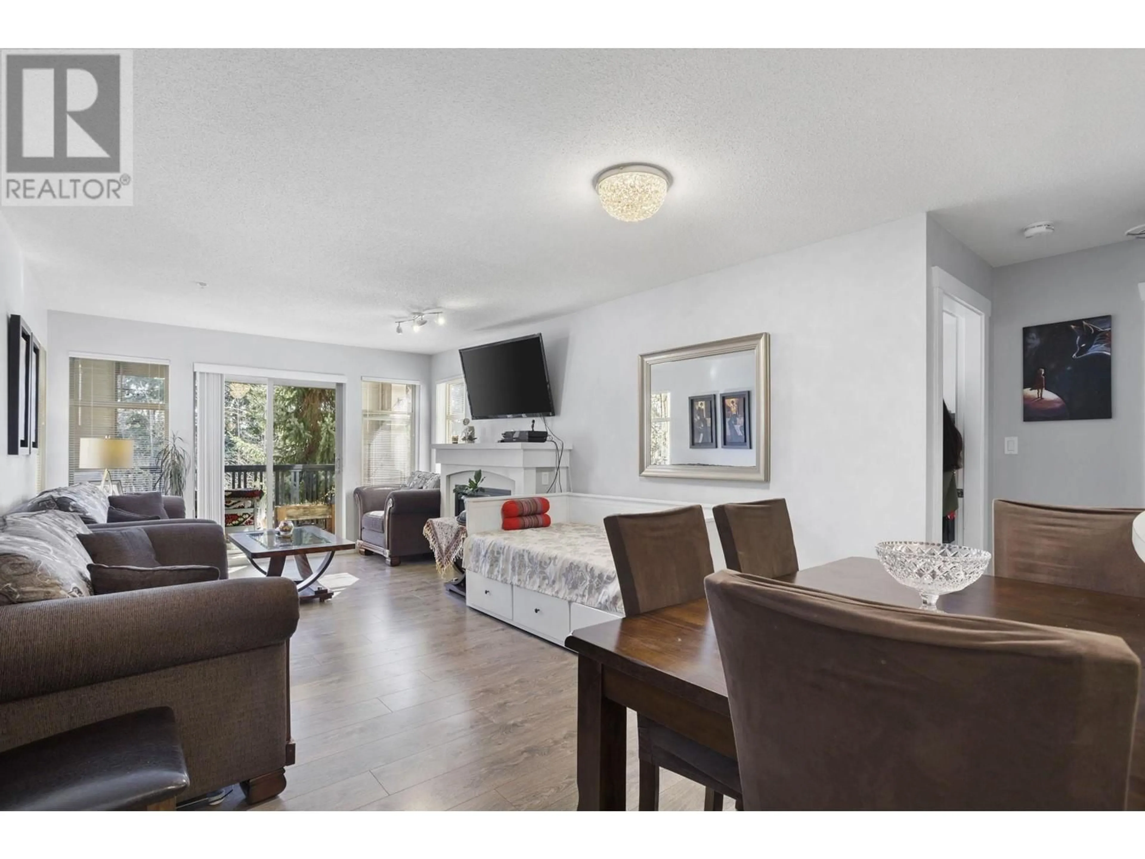 Living room with furniture, unknown for 207 - 2998 SILVER SPRINGS BOULEVARD, Coquitlam British Columbia V3E3R7