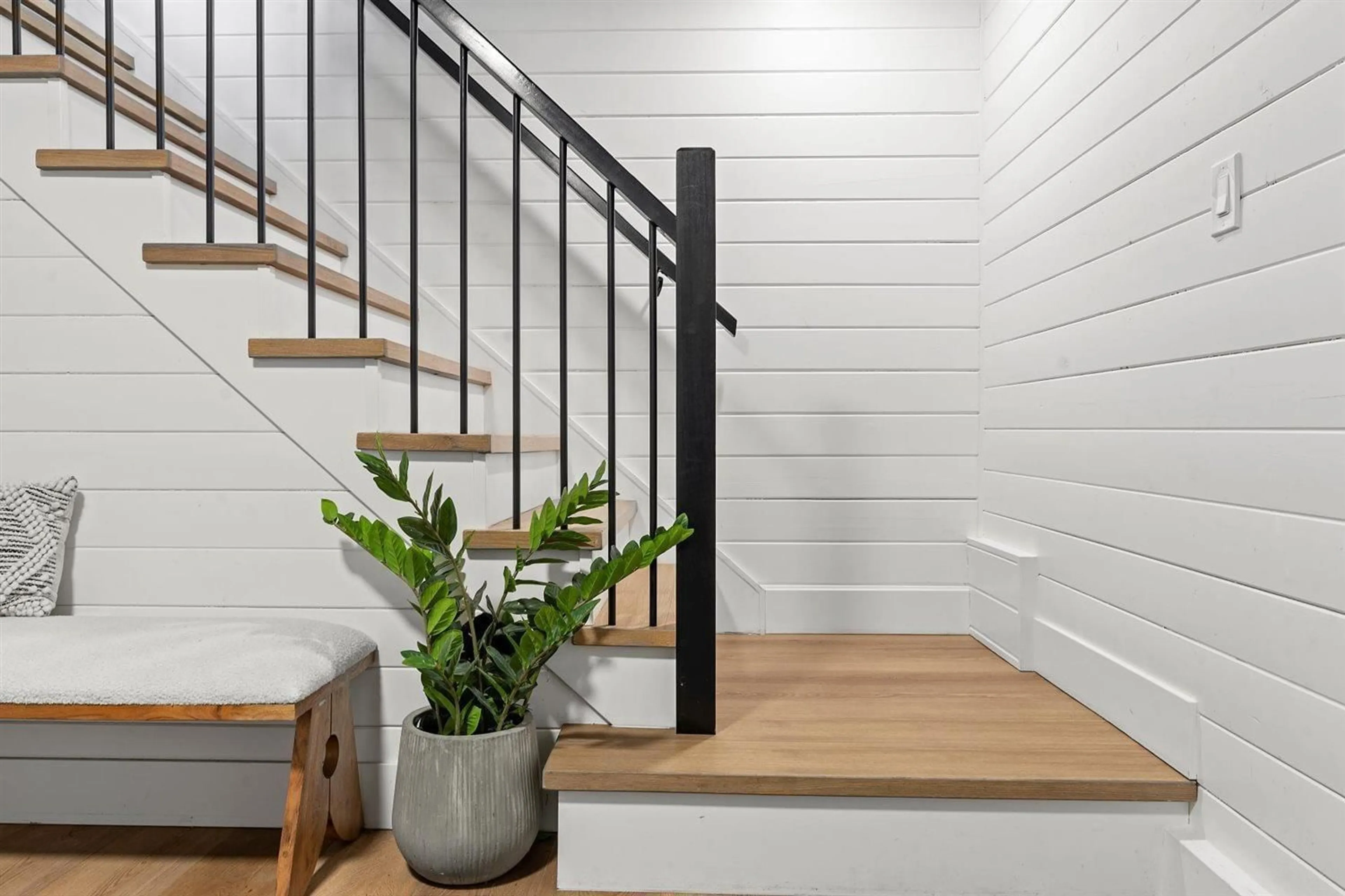 Stairs for 14895 PARKHILL BOULEVARD, Hope British Columbia V0X1L5
