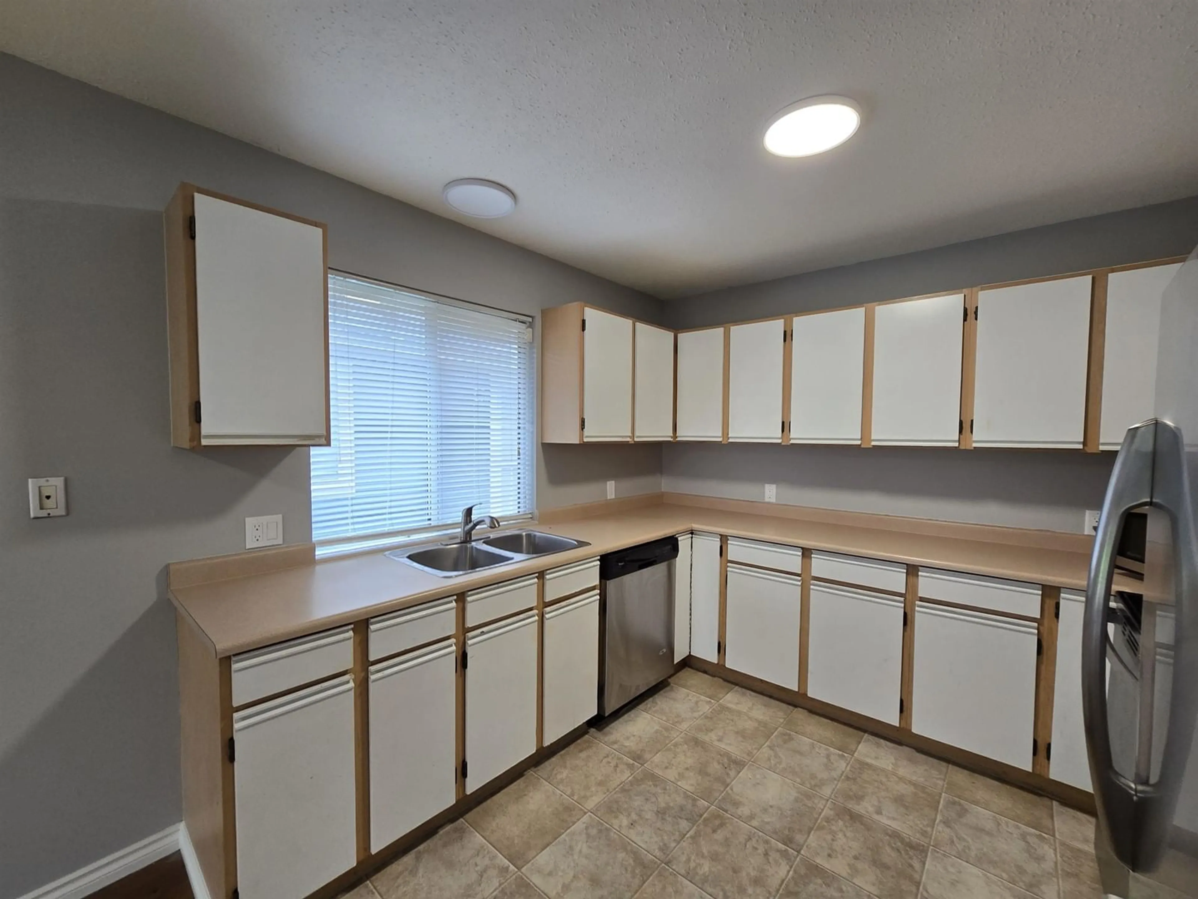 Standard kitchen, unknown for 45434 MEADOWBROOK DRIVE, Chilliwack British Columbia V2P7R9