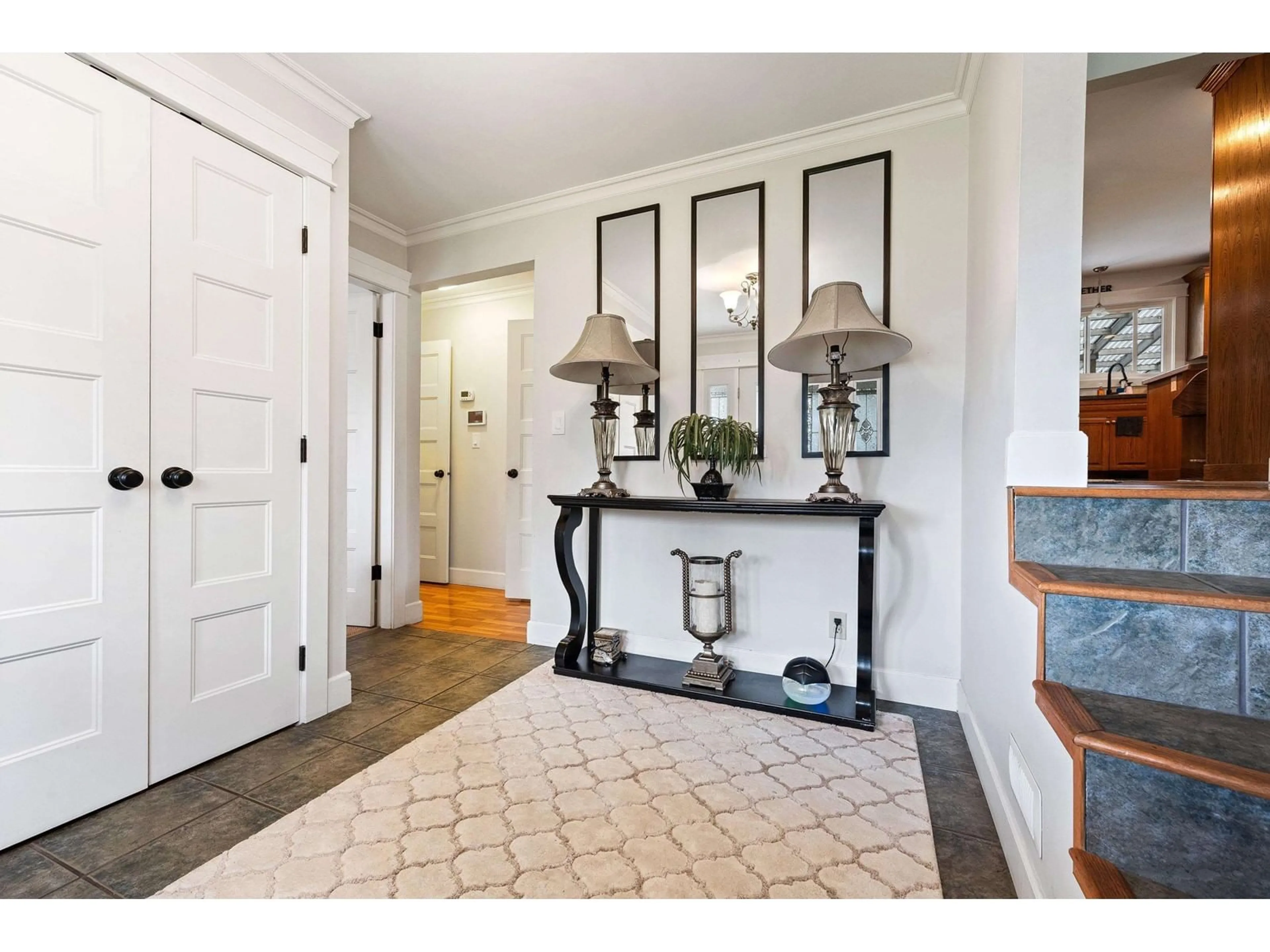 Indoor entryway for 41445 YALE ROAD, Chilliwack British Columbia V2R4J3