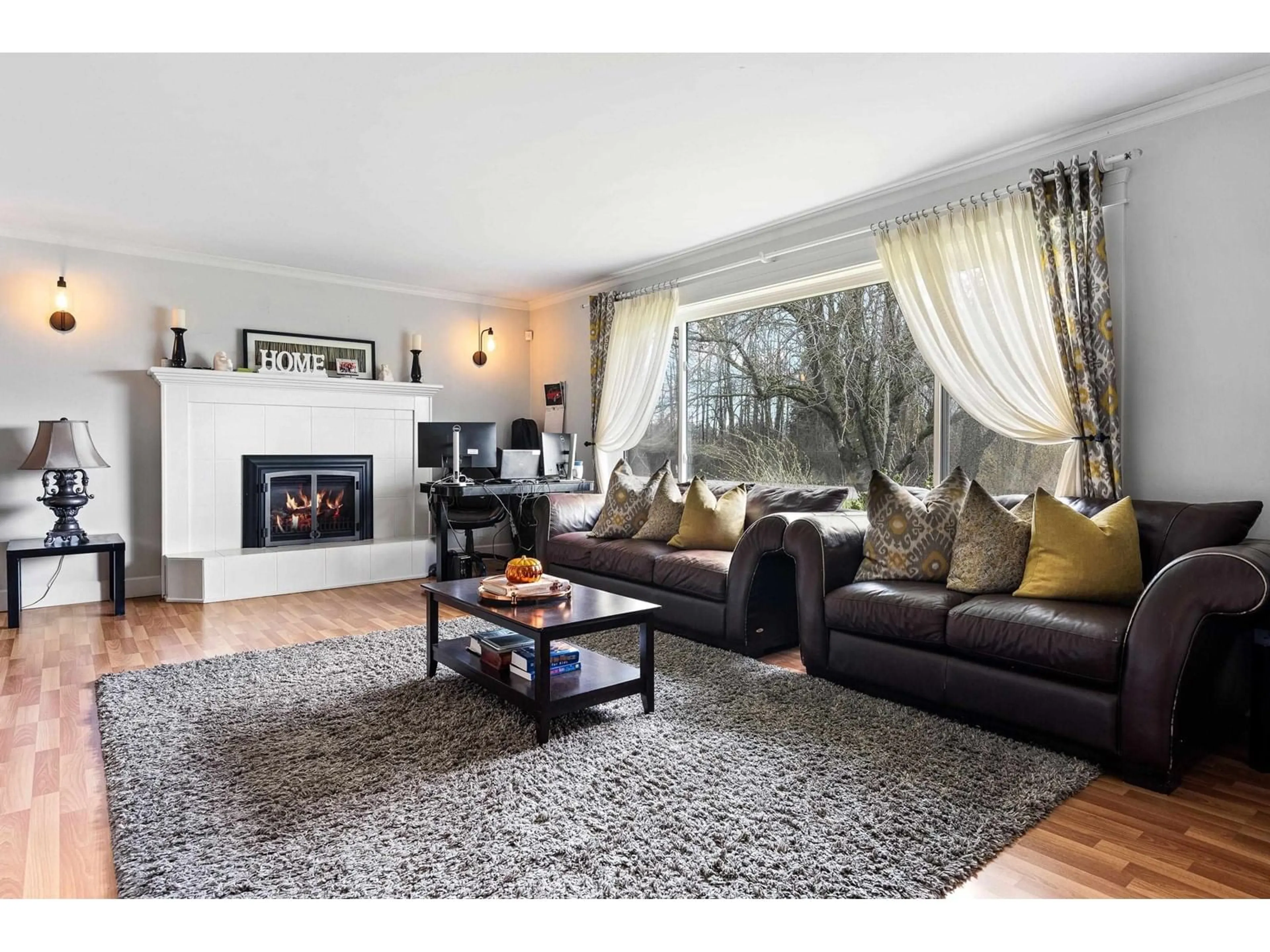 Living room with furniture, unknown for 41445 YALE ROAD, Chilliwack British Columbia V2R4J3