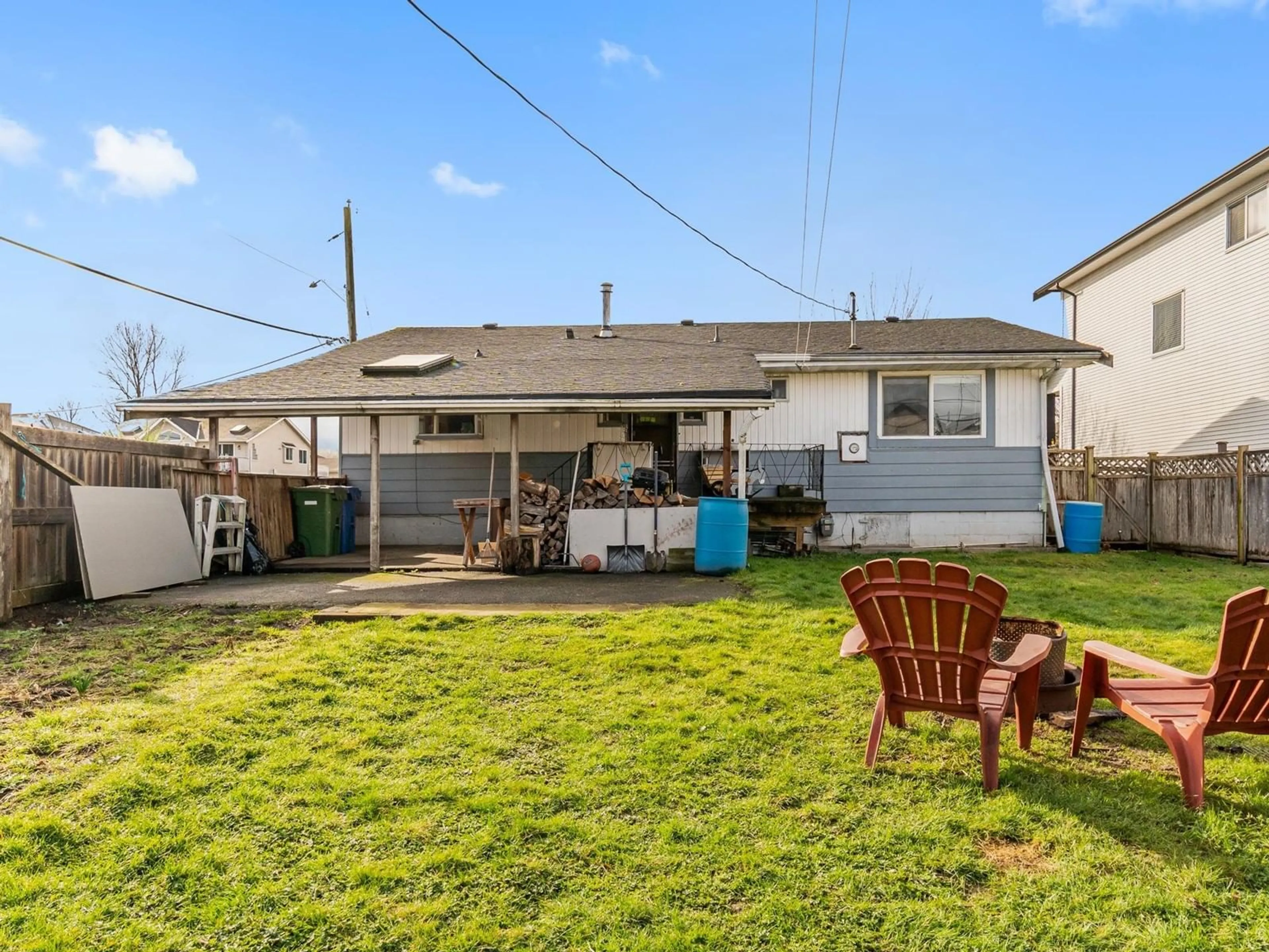 Patio, street for 34693 2, Abbotsford British Columbia V2S8C1
