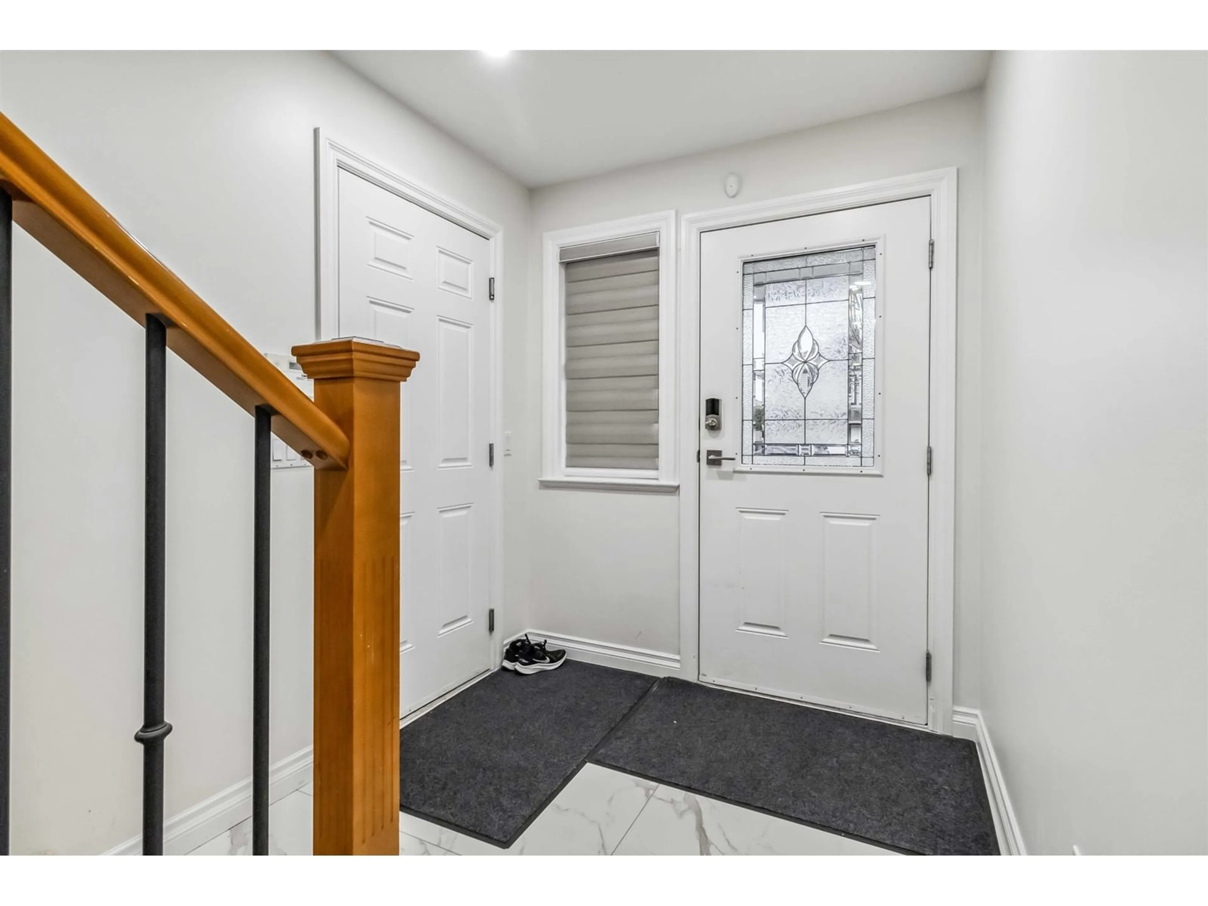 Indoor entryway for 32919 DESBRISAY, Mission British Columbia V2V7R2