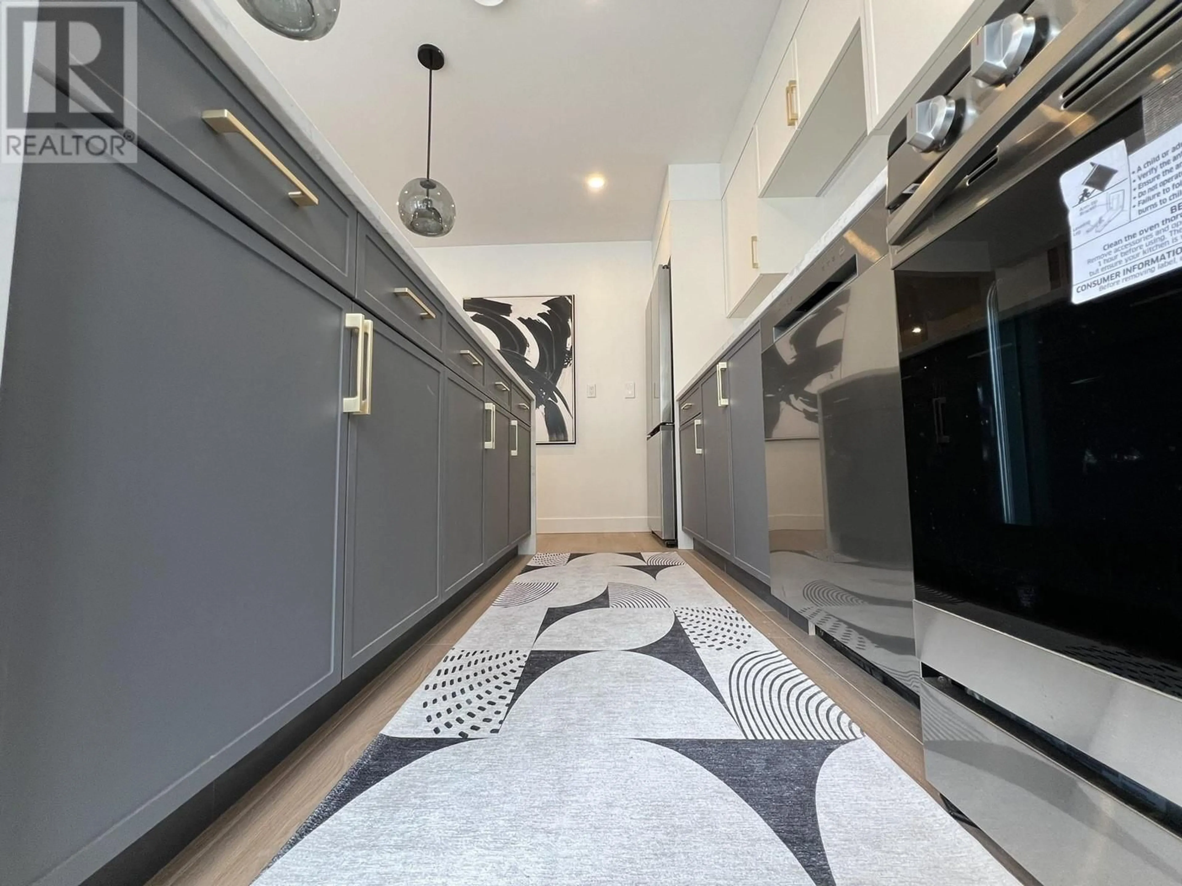 Contemporary kitchen, unknown for 3534 17TH AVENUE, Vancouver British Columbia V6S1A1