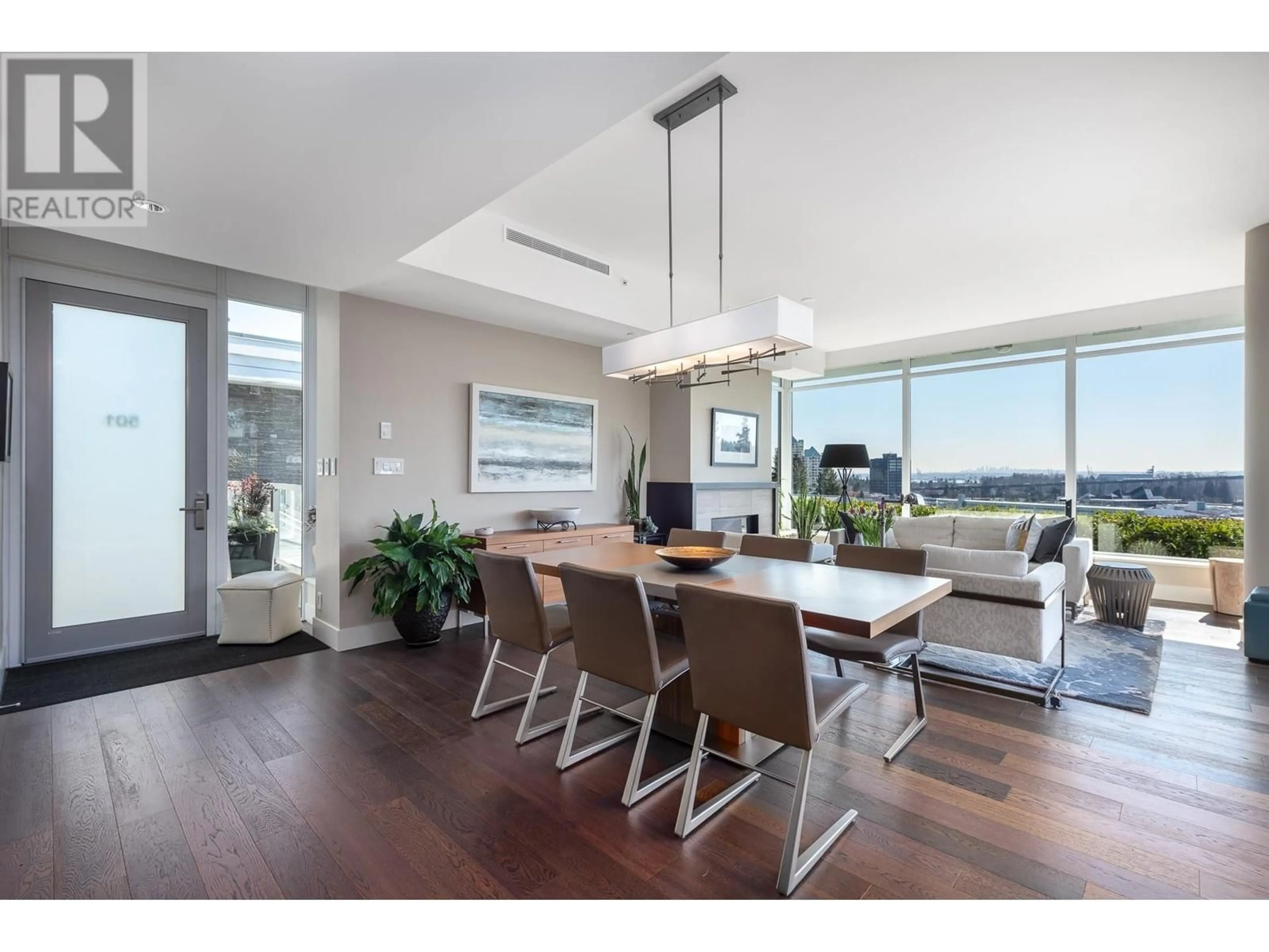 Dining room, wood/laminate floor for 501 - 918 KEITH ROAD, West Vancouver British Columbia V7T1M3