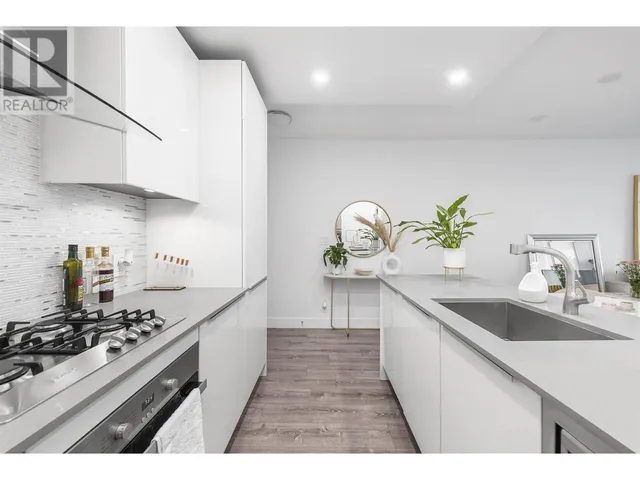 1809 1283 HOWE STREET, Vancouver 5