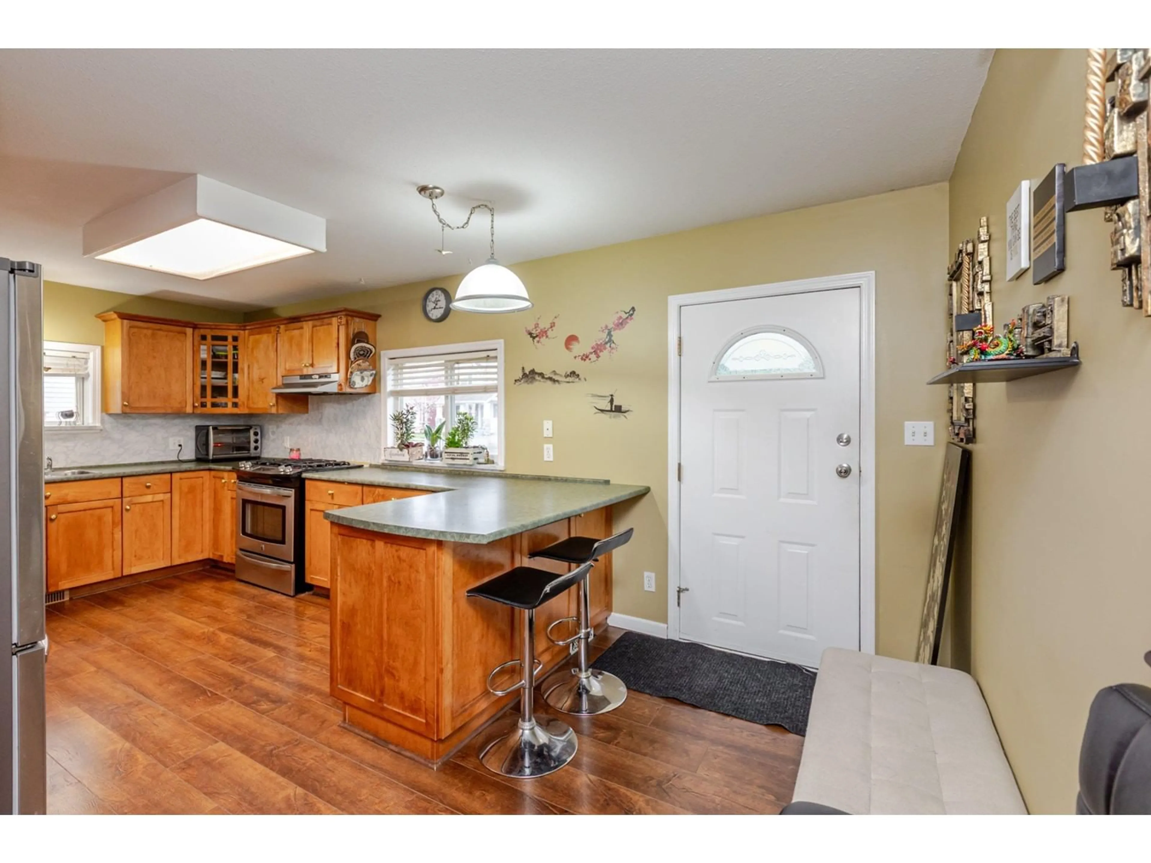 Open concept kitchen, unknown for 32622 EGGLESTONE, Mission British Columbia V4S1A2
