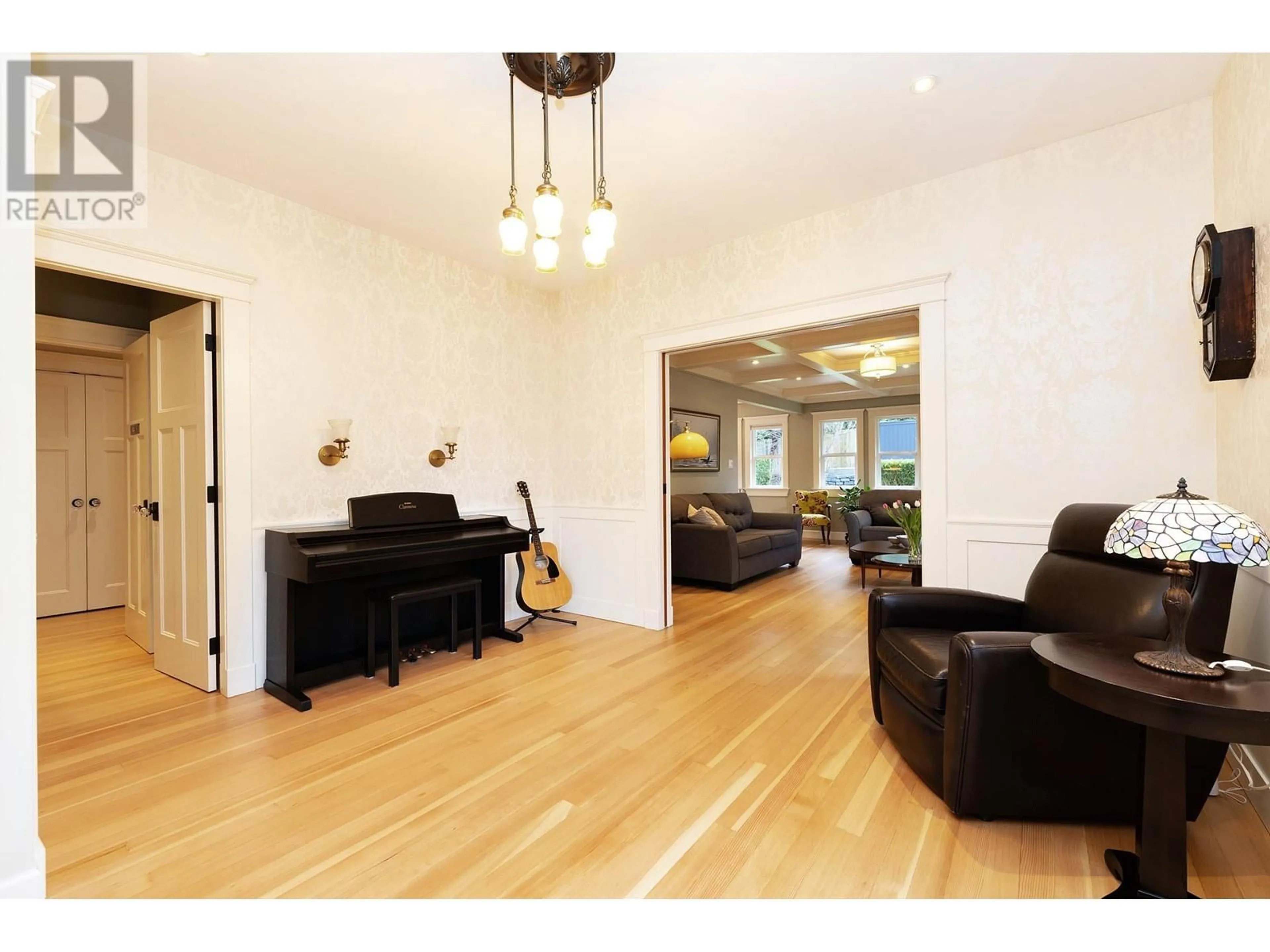 Unknown for 2209 ST. GEORGE STREET, Port Moody British Columbia V3H2G1