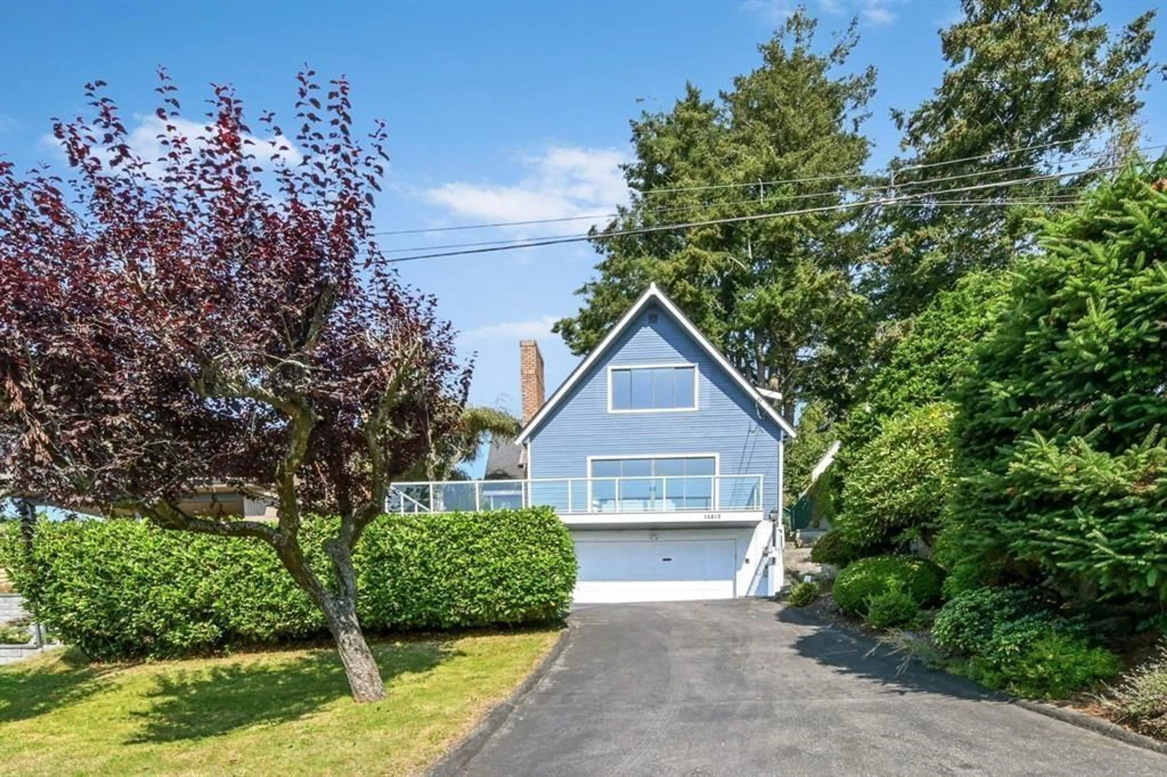 A pic from outside/outdoor area/front of a property/back of a property/a pic from drone, street for 14815 HARDIE, White Rock British Columbia V4B2H6