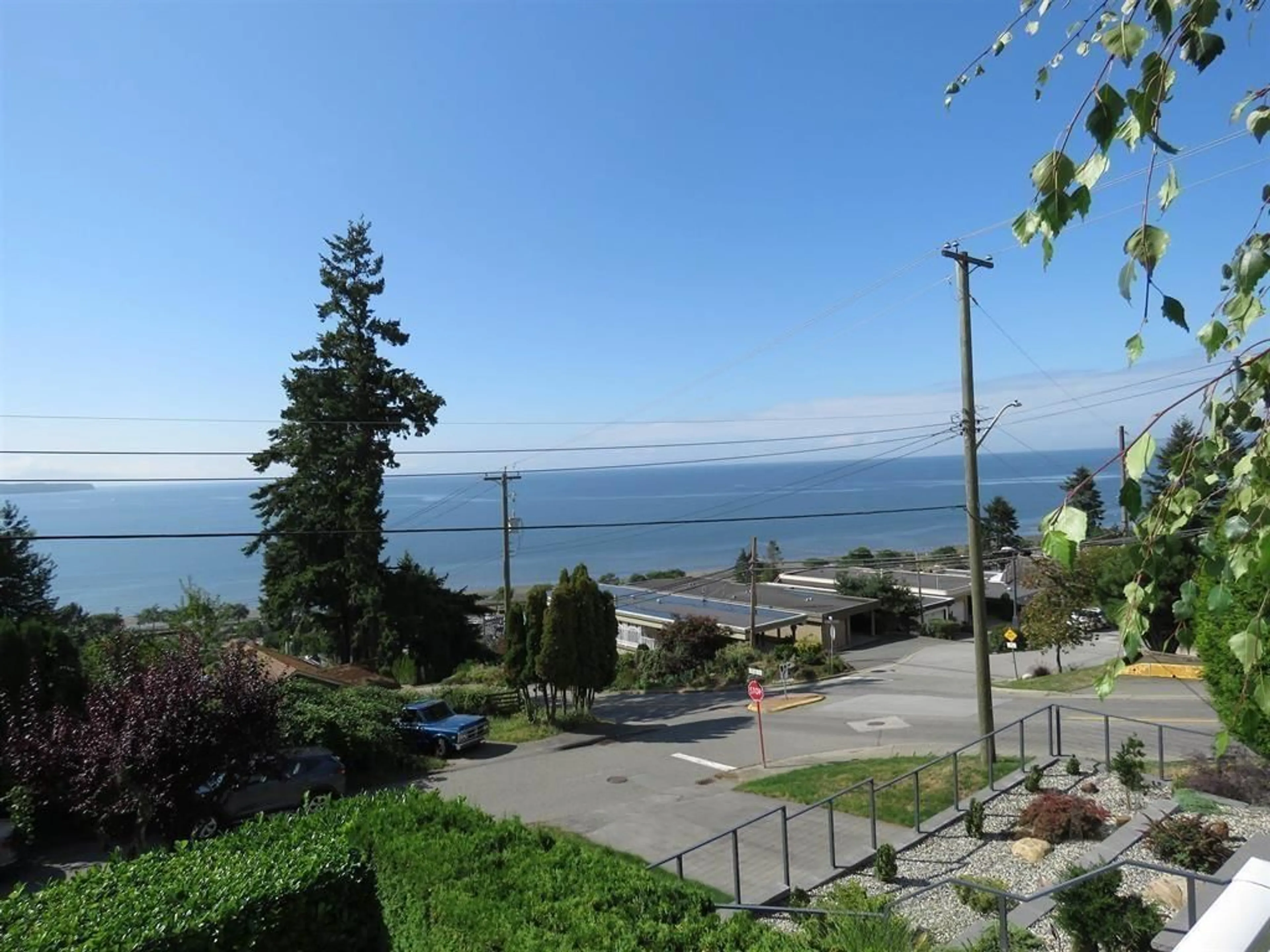 Patio, water/lake/river/ocean view for 14815 HARDIE, White Rock British Columbia V4B2H6