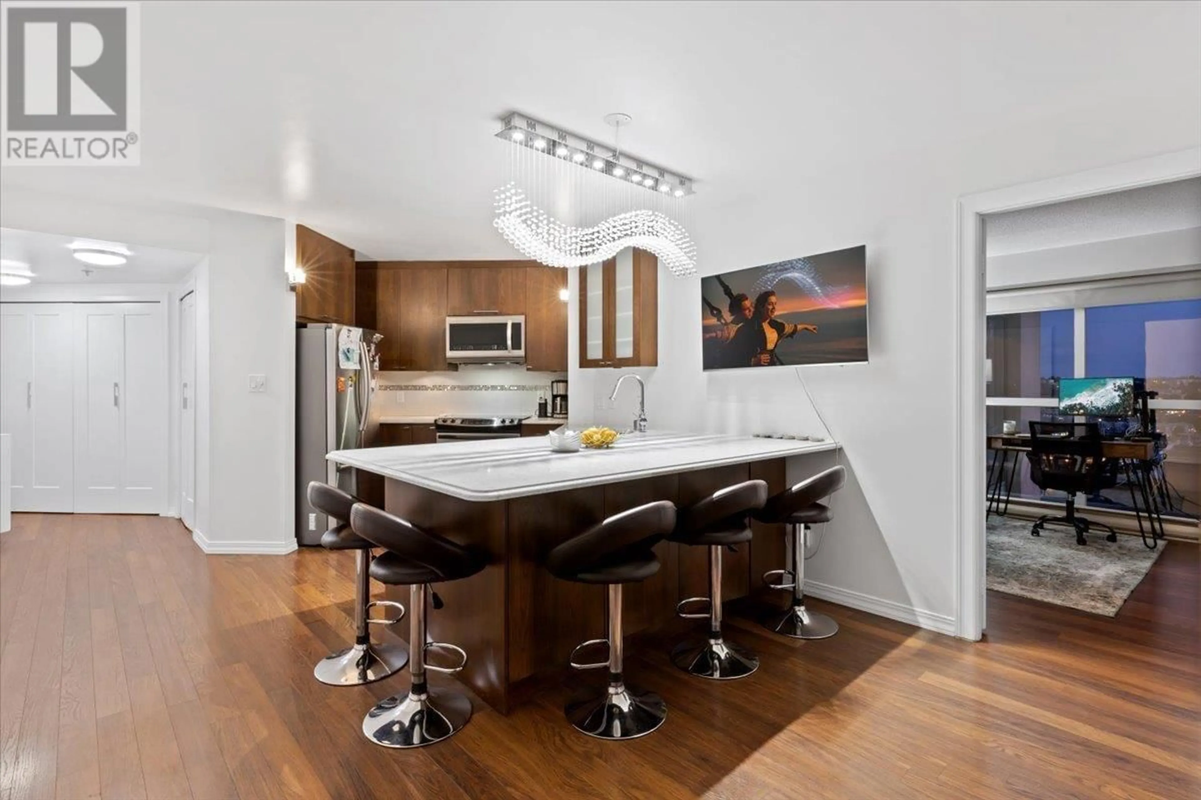 Open concept kitchen, unknown for 1401 - 907 BEACH AVENUE, Vancouver British Columbia V6Z2R3