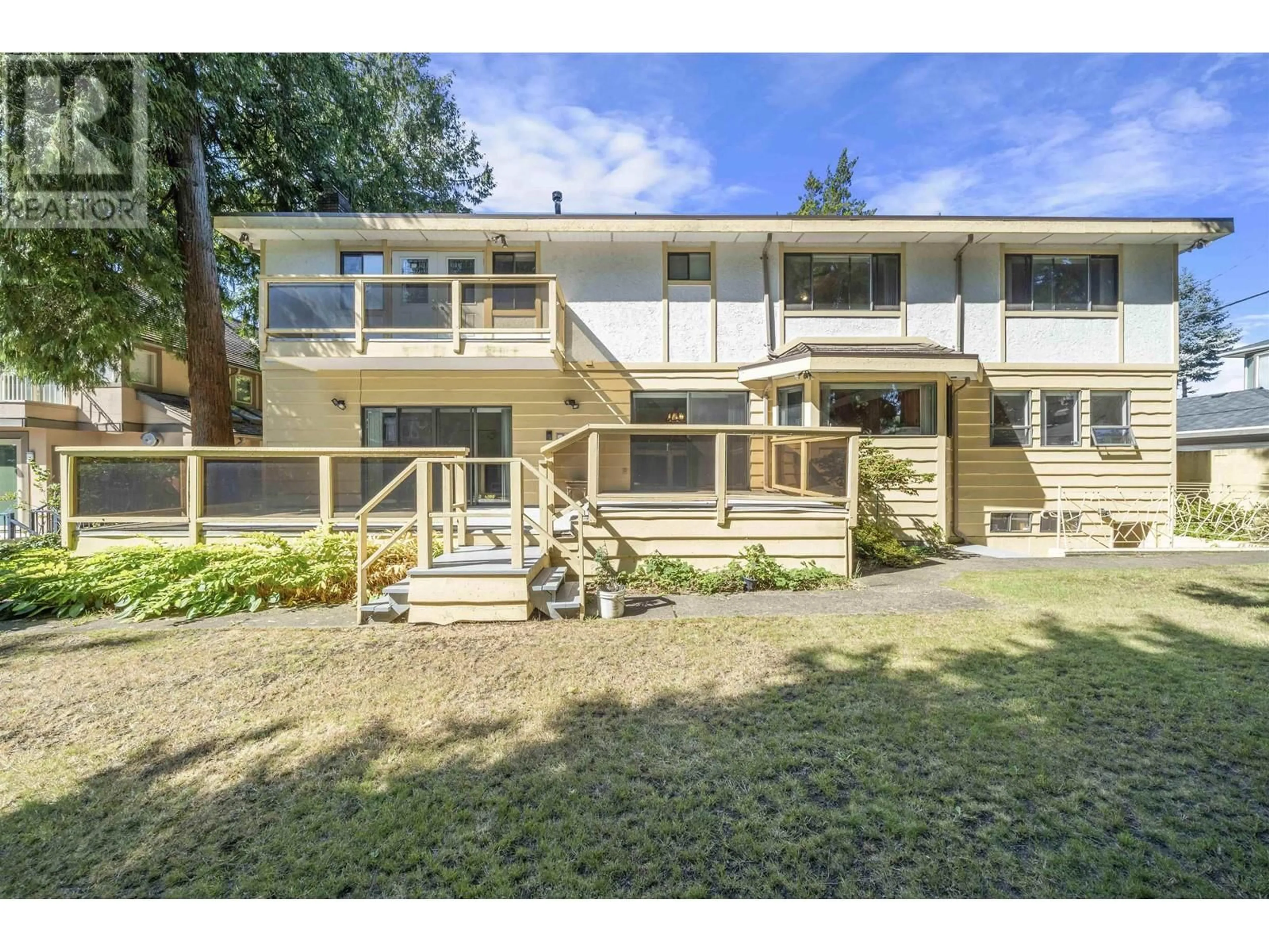 A pic from outside/outdoor area/front of a property/back of a property/a pic from drone, unknown for 6668 SELKIRK STREET, Vancouver British Columbia V6P4G8