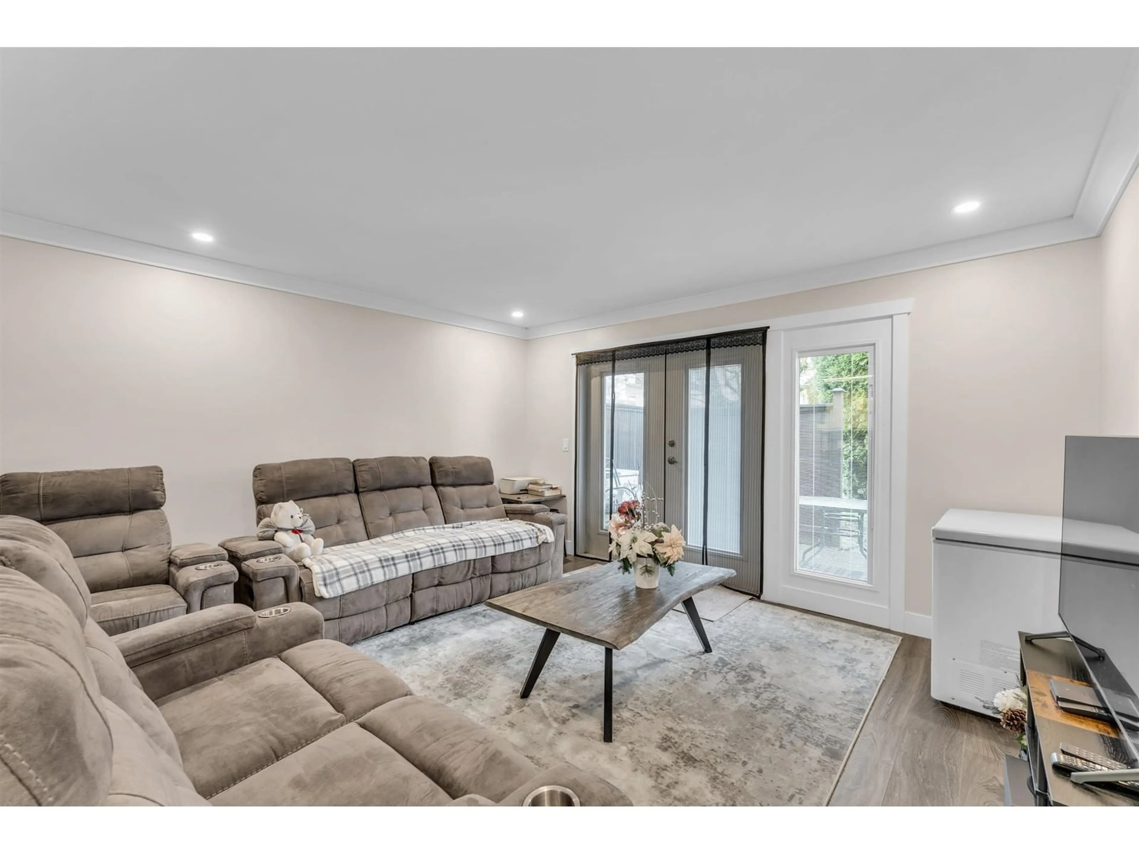 Living room with furniture, unknown for 104D - 45655 MCINTOSH DRIVE, Chilliwack British Columbia V2P6V4