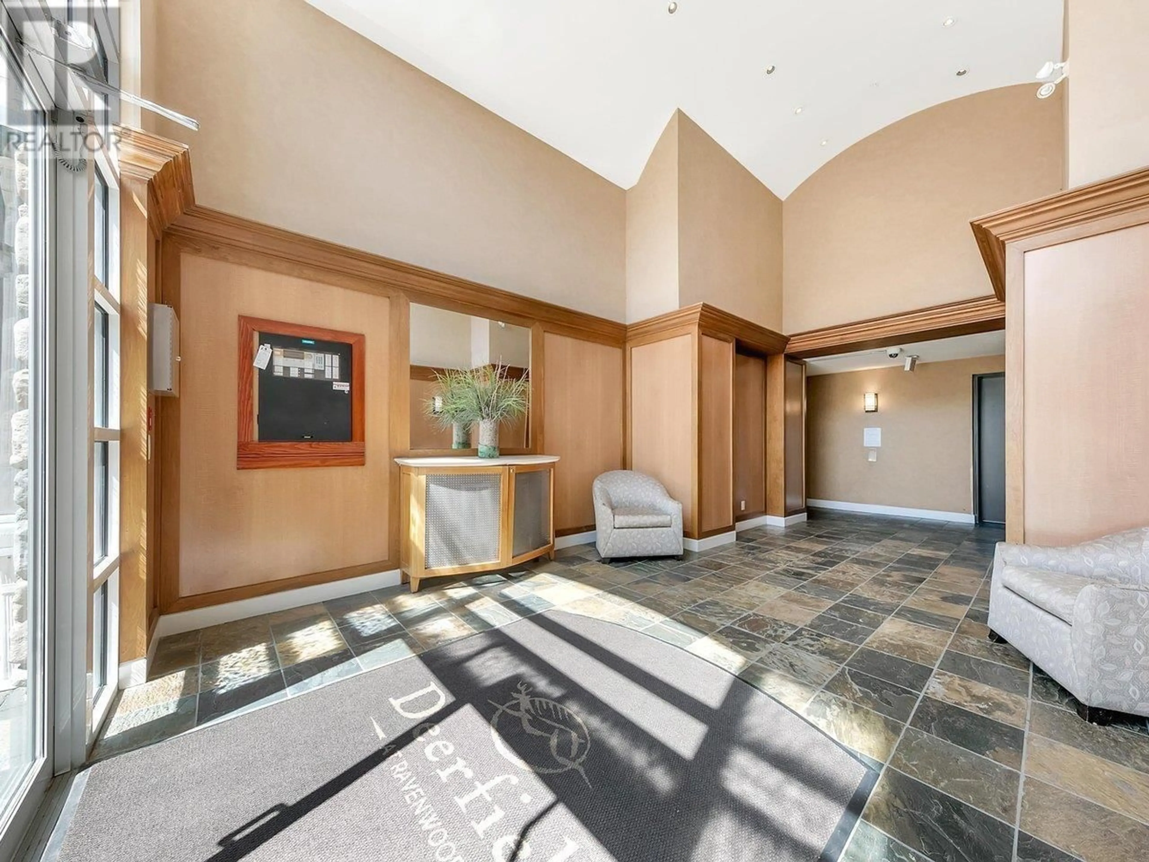 Indoor foyer for 516 - 3608 DEERCREST DRIVE, North Vancouver British Columbia V7G2S6