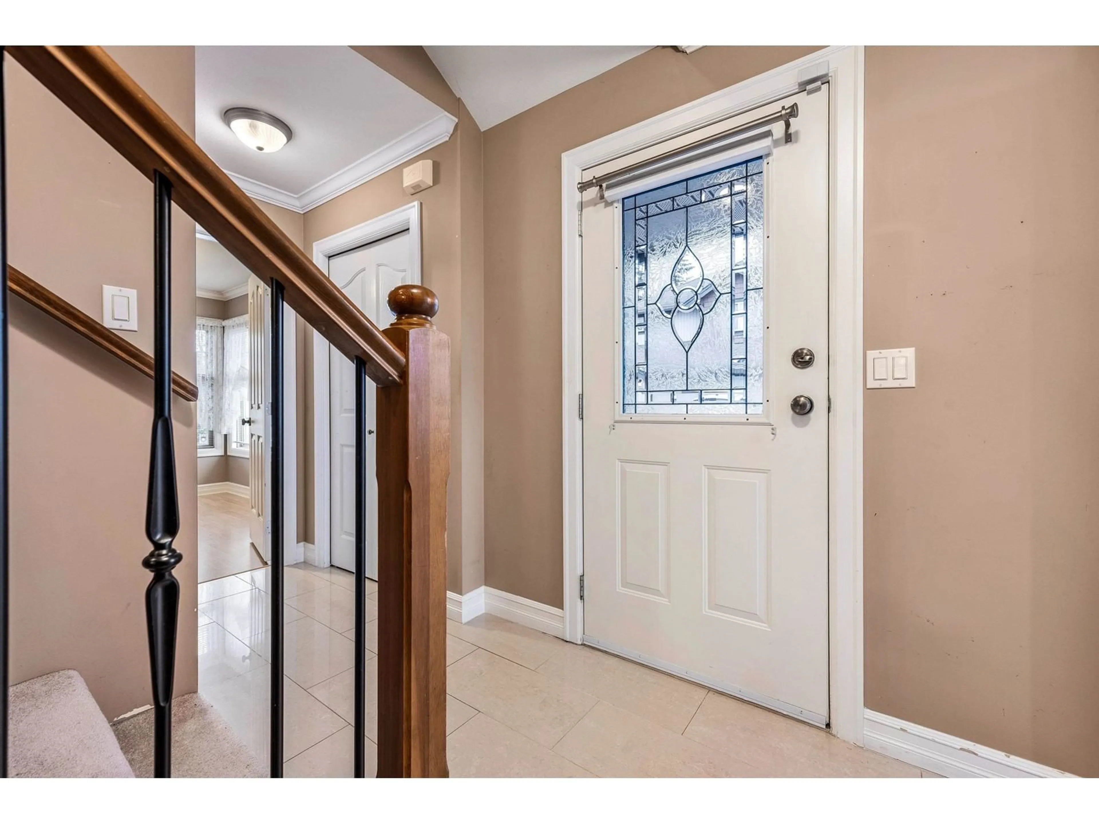 Indoor entryway for 9 - 6887 SHEFFIELD WAY, Chilliwack British Columbia V2R5V5