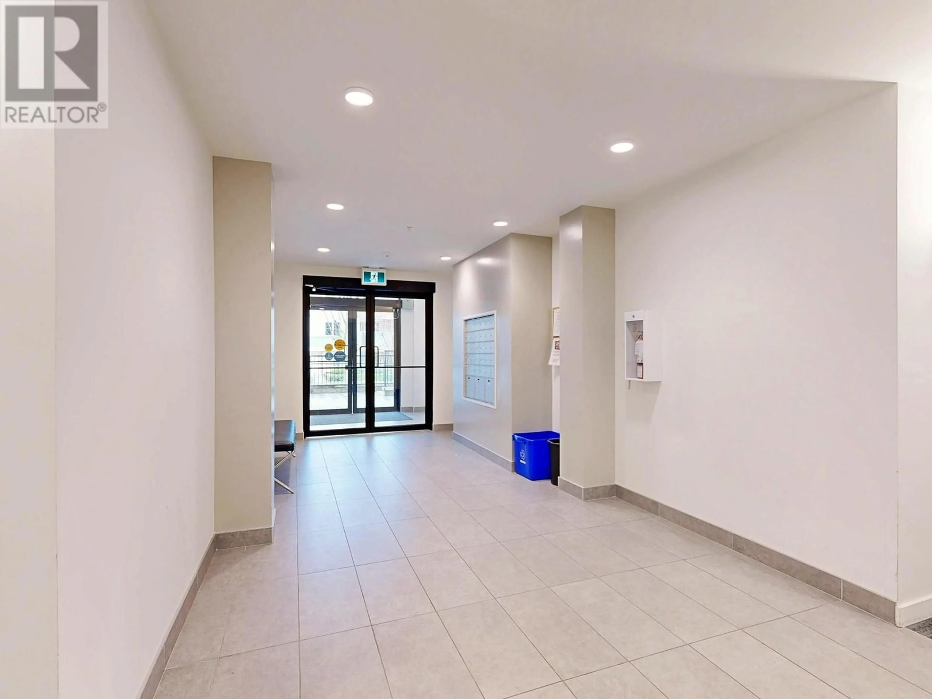 Indoor foyer for 304 - 2236 WELCHER AVENUE, Port Coquitlam British Columbia V3C0T3