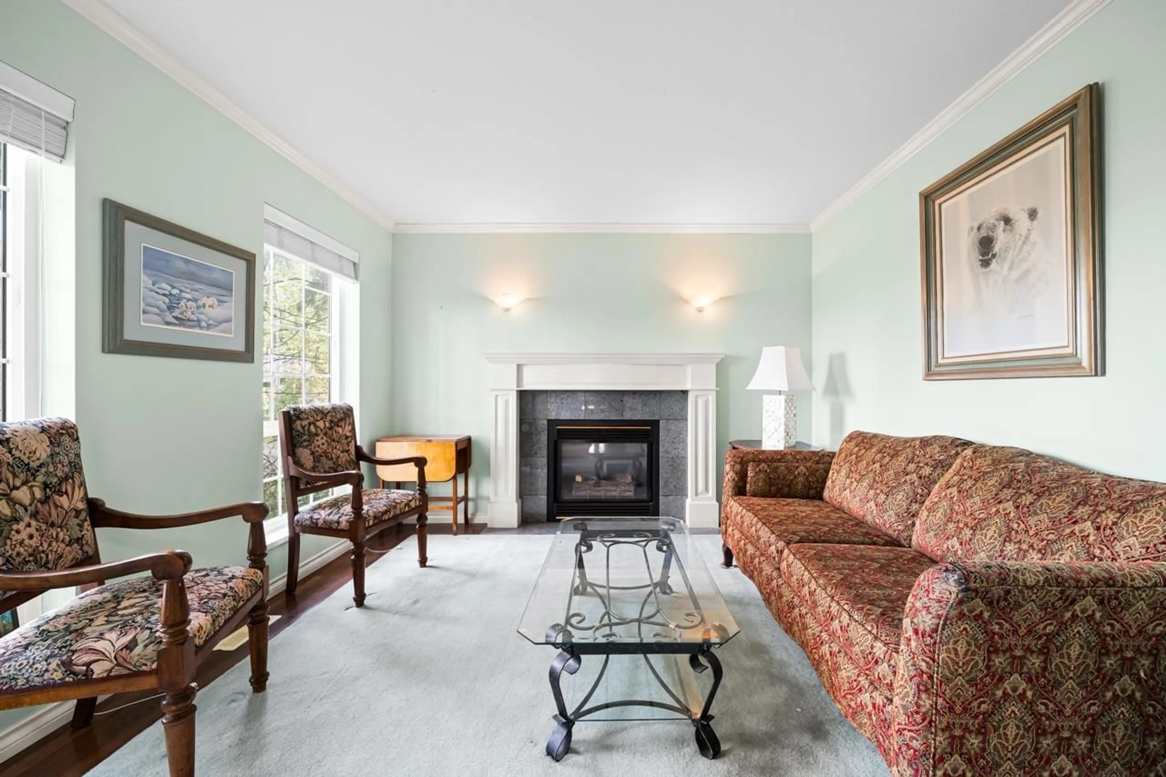 Living room with furniture, unknown for 2789 CRANLEY, Surrey British Columbia V4P1E2