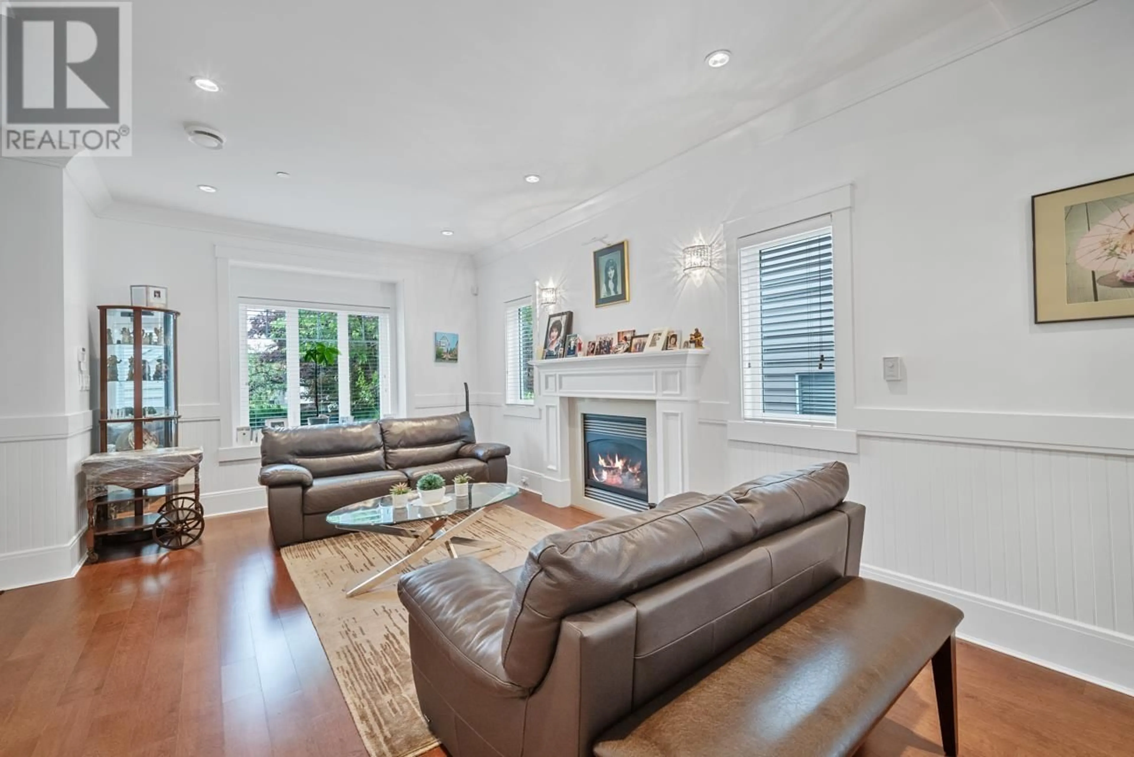 Living room with furniture, unknown for 3288 32ND AVENUE, Vancouver British Columbia V6L2C3