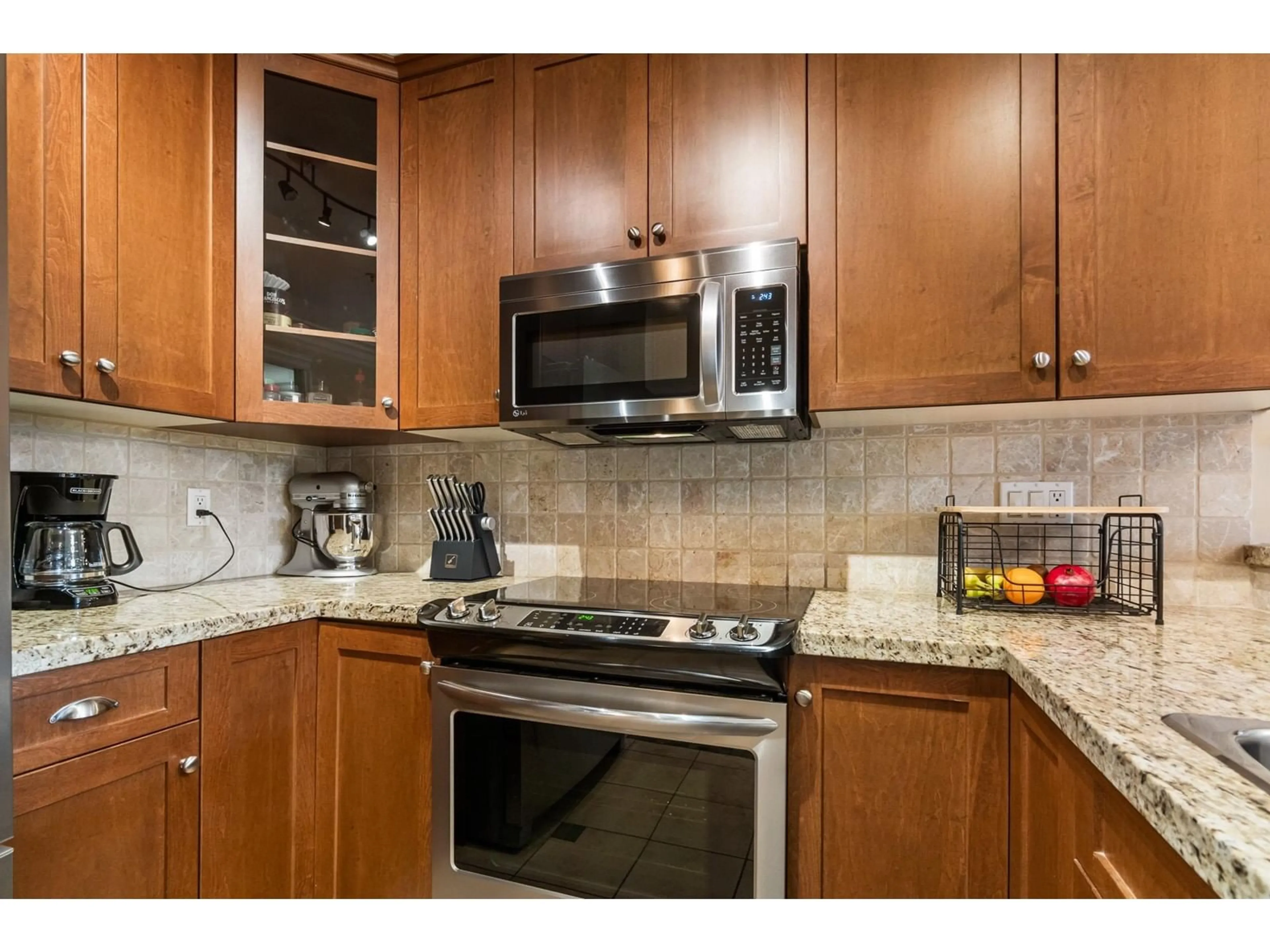 Standard kitchen, ceramic/tile floor for 222 - 32729 GARIBALDI, Abbotsford British Columbia V2T0A6