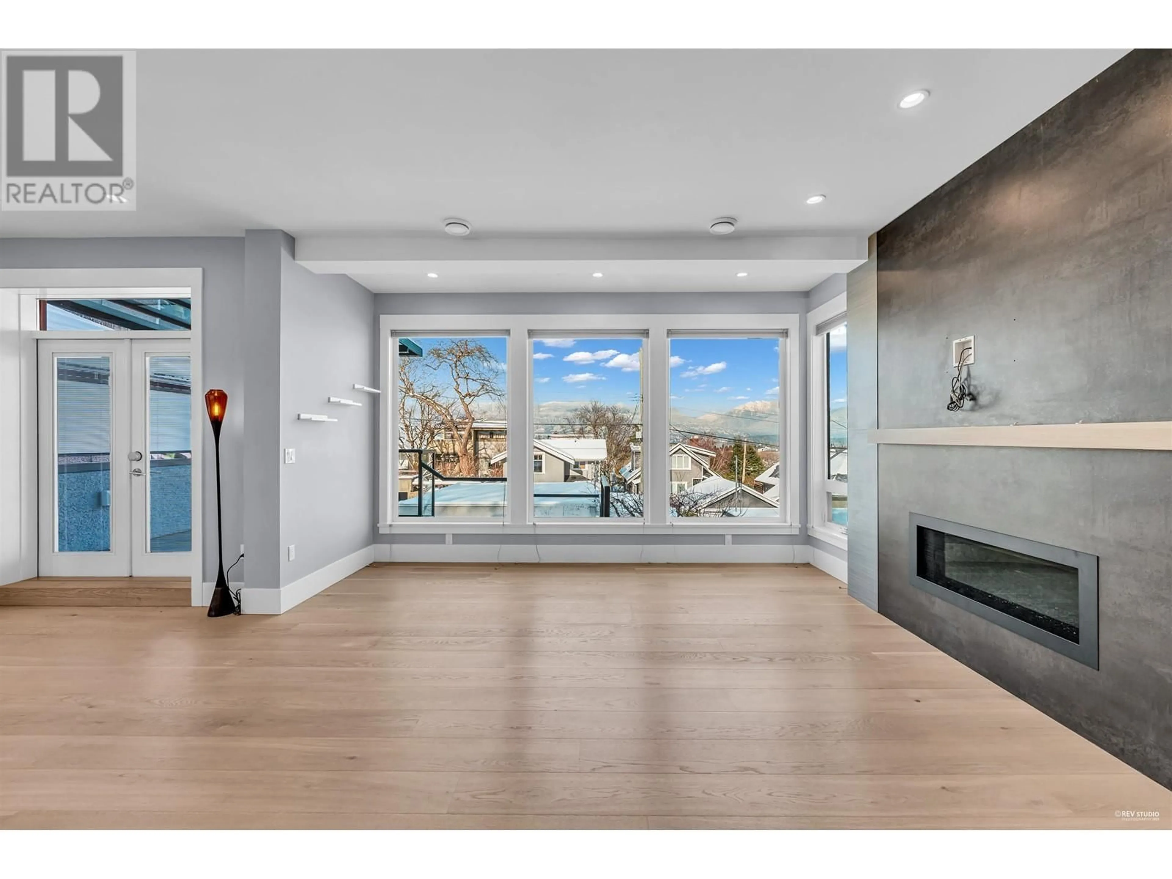 Unknown for 3363 19TH AVENUE, Vancouver British Columbia V6S1C1