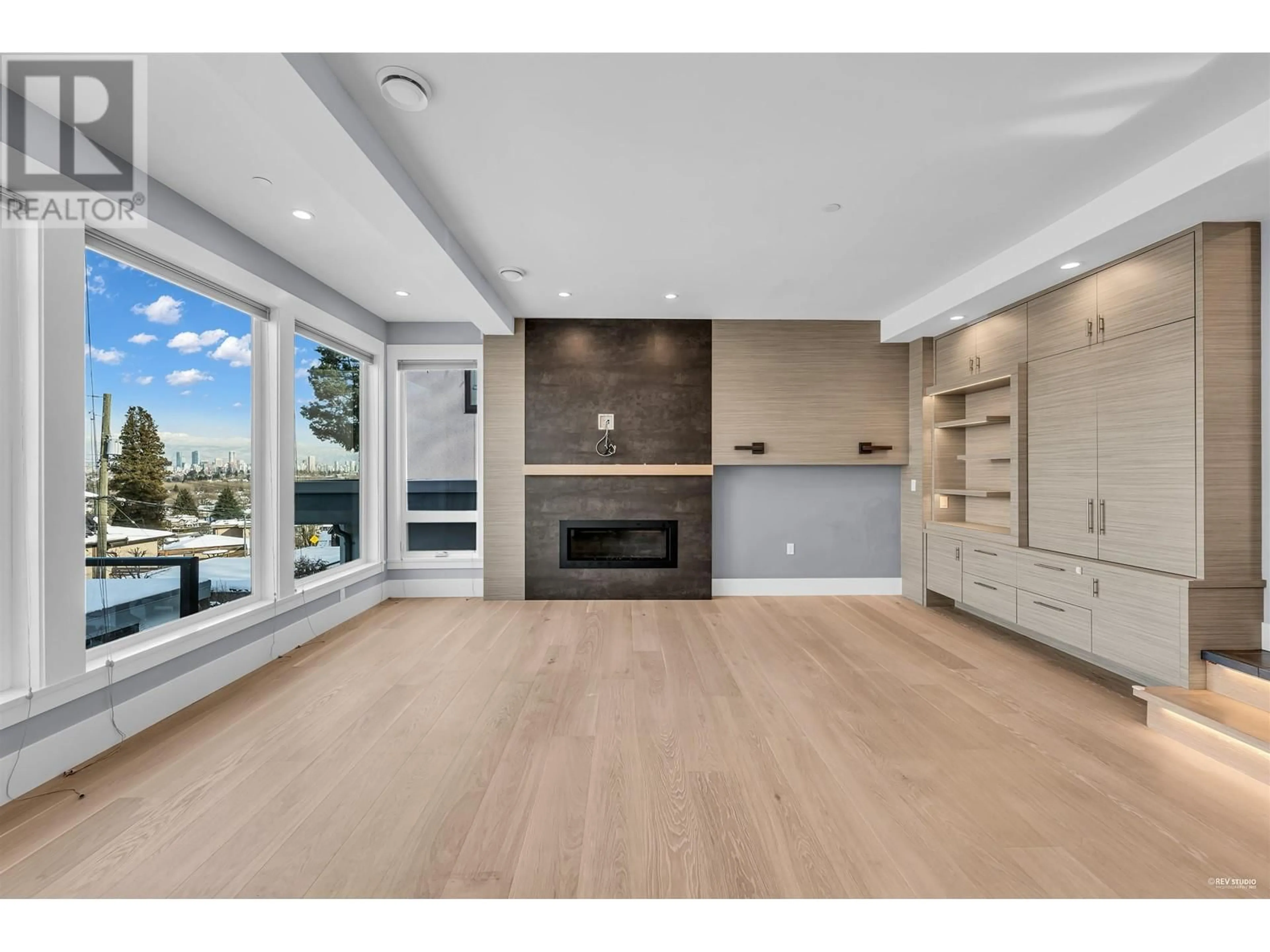 Open concept kitchen, wood/laminate floor for 3363 19TH AVENUE, Vancouver British Columbia V6S1C1