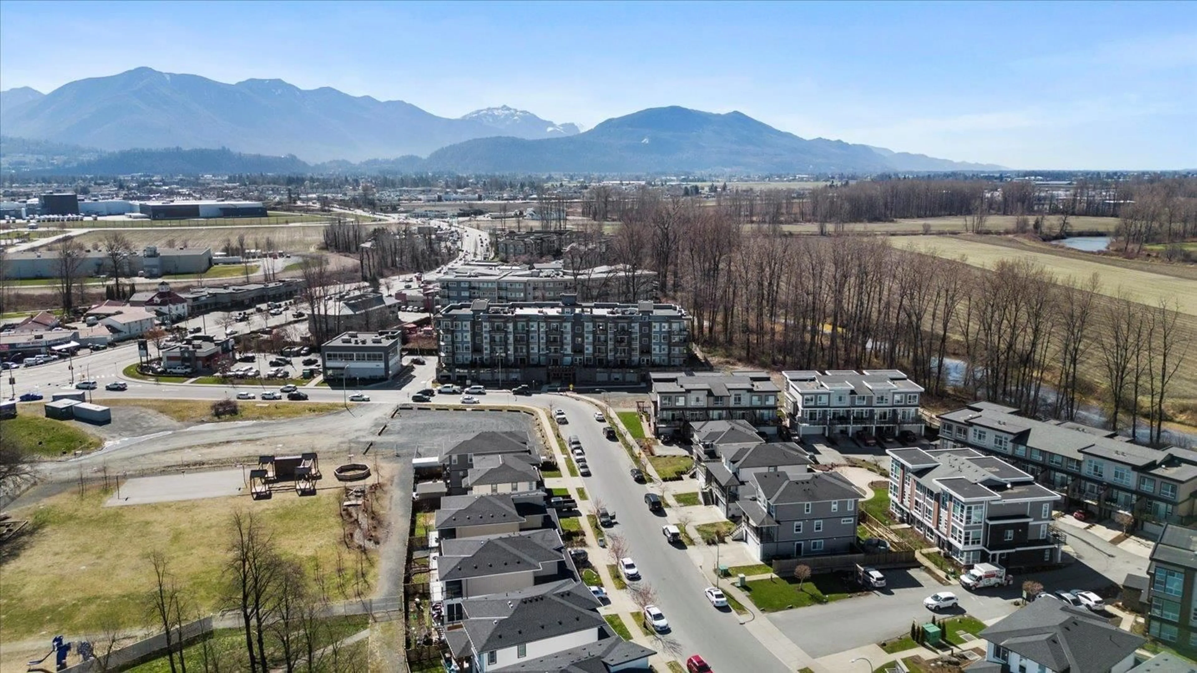 A pic from outside/outdoor area/front of a property/back of a property/a pic from drone, mountain view for 510 - 45562 AIRPORT ROAD, Chilliwack British Columbia V2P0J8