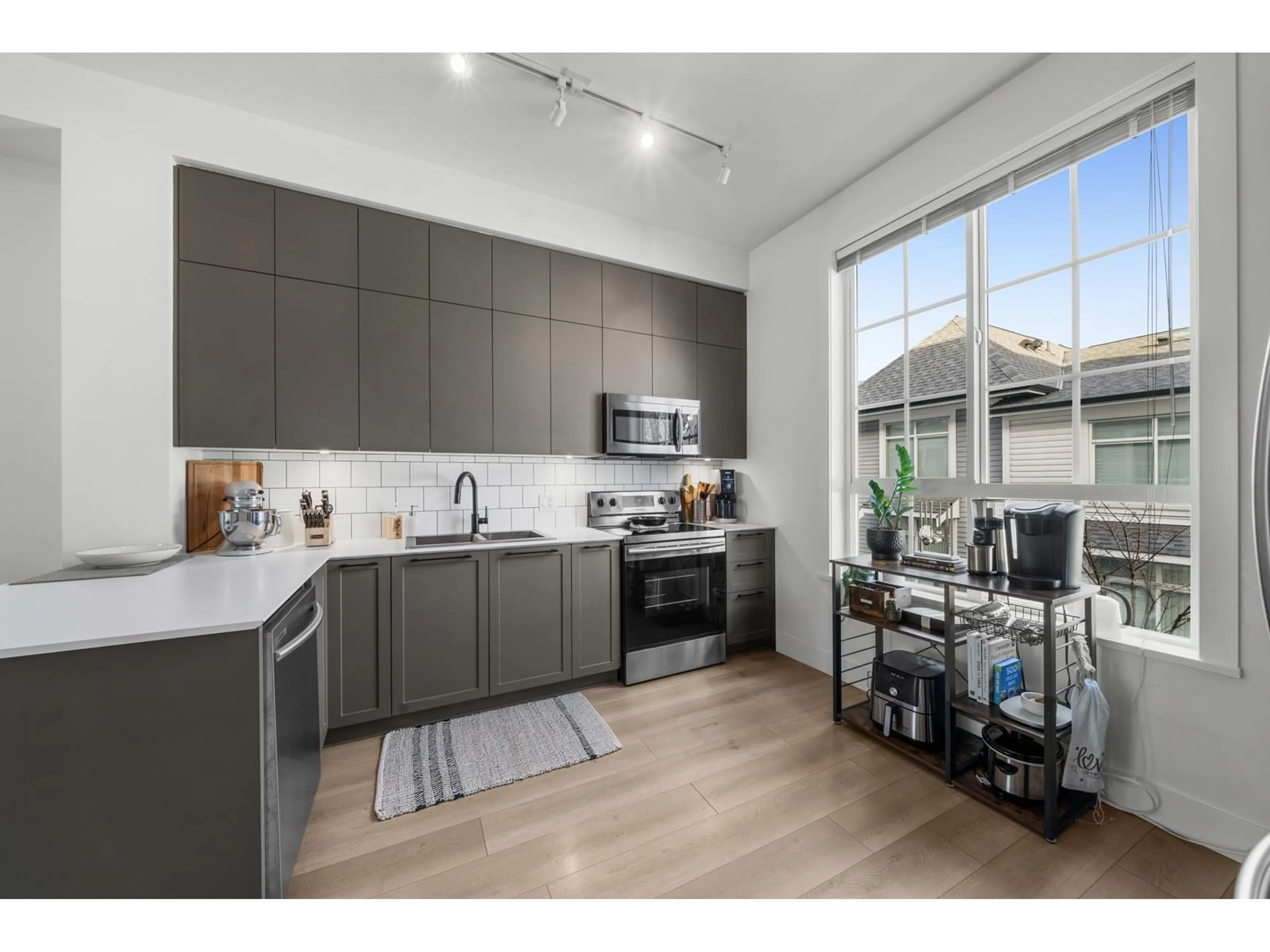 Open concept kitchen, unknown for 38 - 2838 LIVINGSTONE, Abbotsford British Columbia V2T0J1
