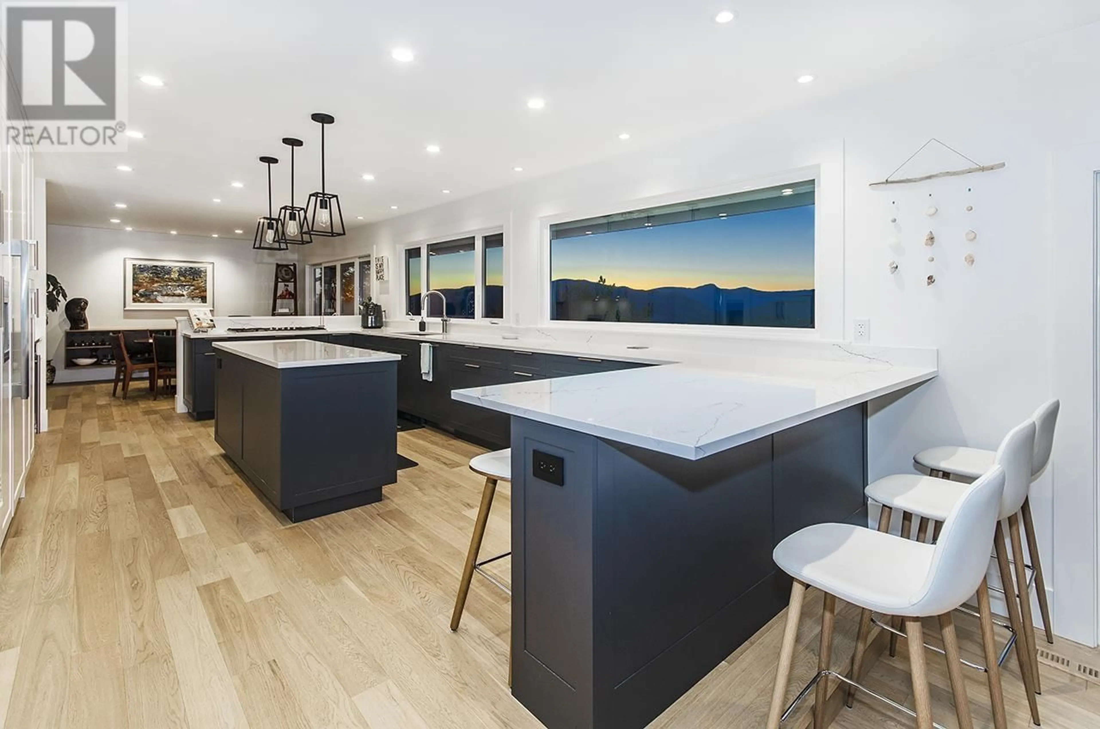 Open concept kitchen, unknown for 5237 TIMBERFEILD ROAD, West Vancouver British Columbia V7W2Y5