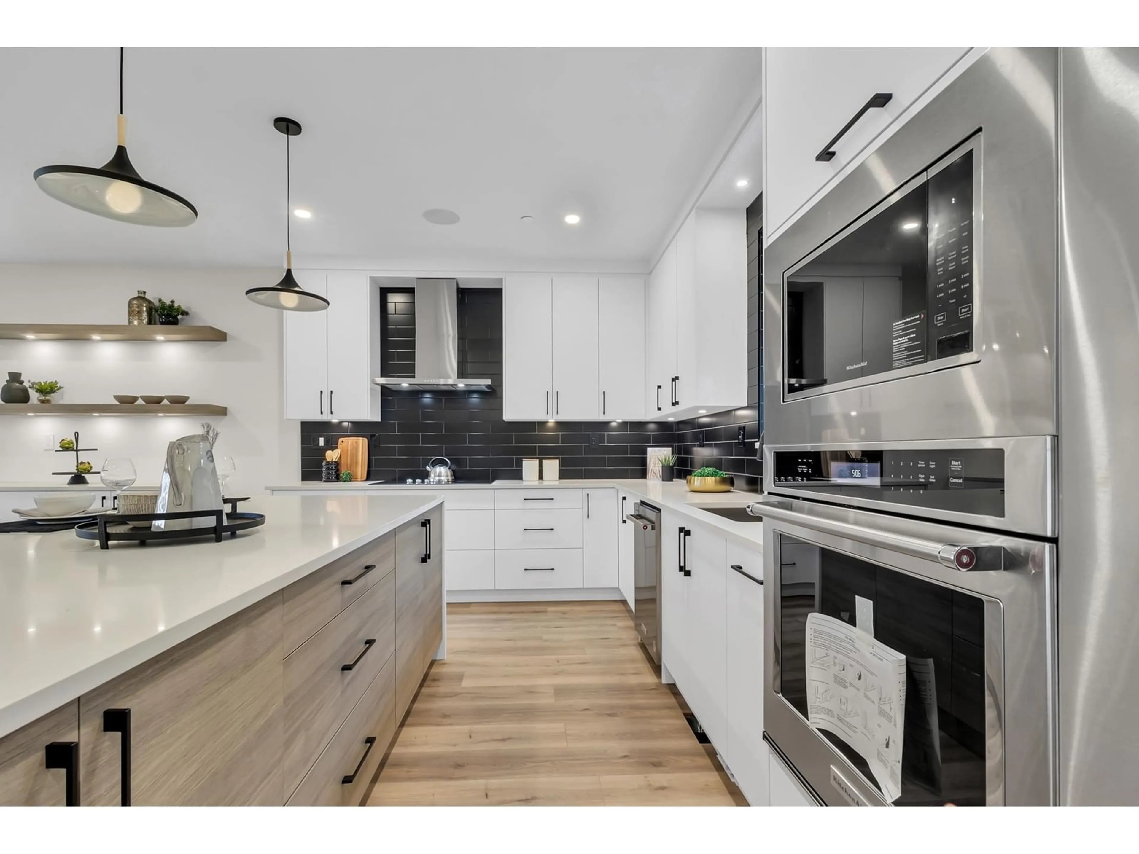 Contemporary kitchen, unknown for 8468 LILY PLACE, Chilliwack British Columbia V4Z0E5