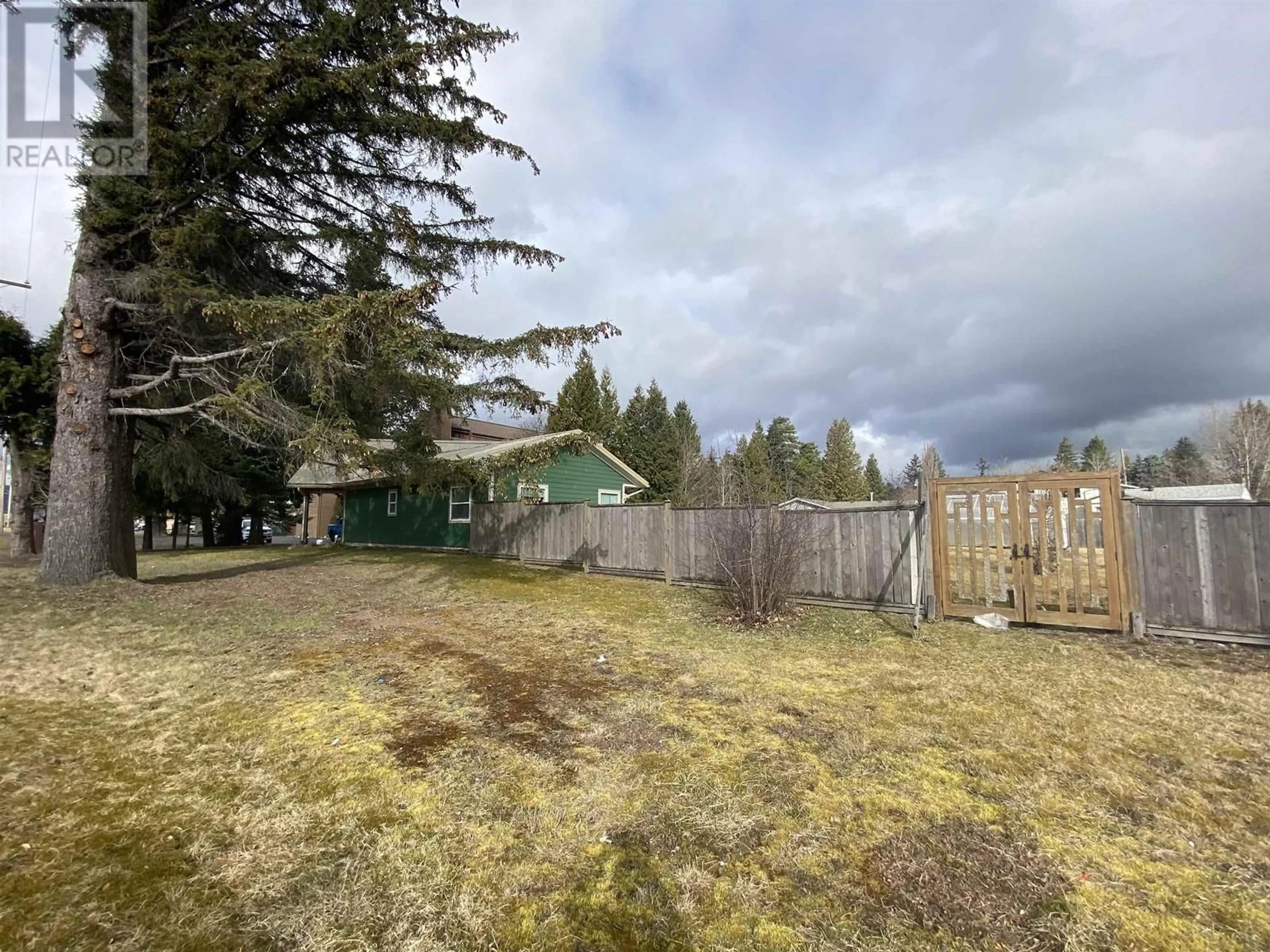 A pic from outside/outdoor area/front of a property/back of a property/a pic from drone, unknown for 4826 LAZELLE AVENUE, Terrace British Columbia V8G1T4
