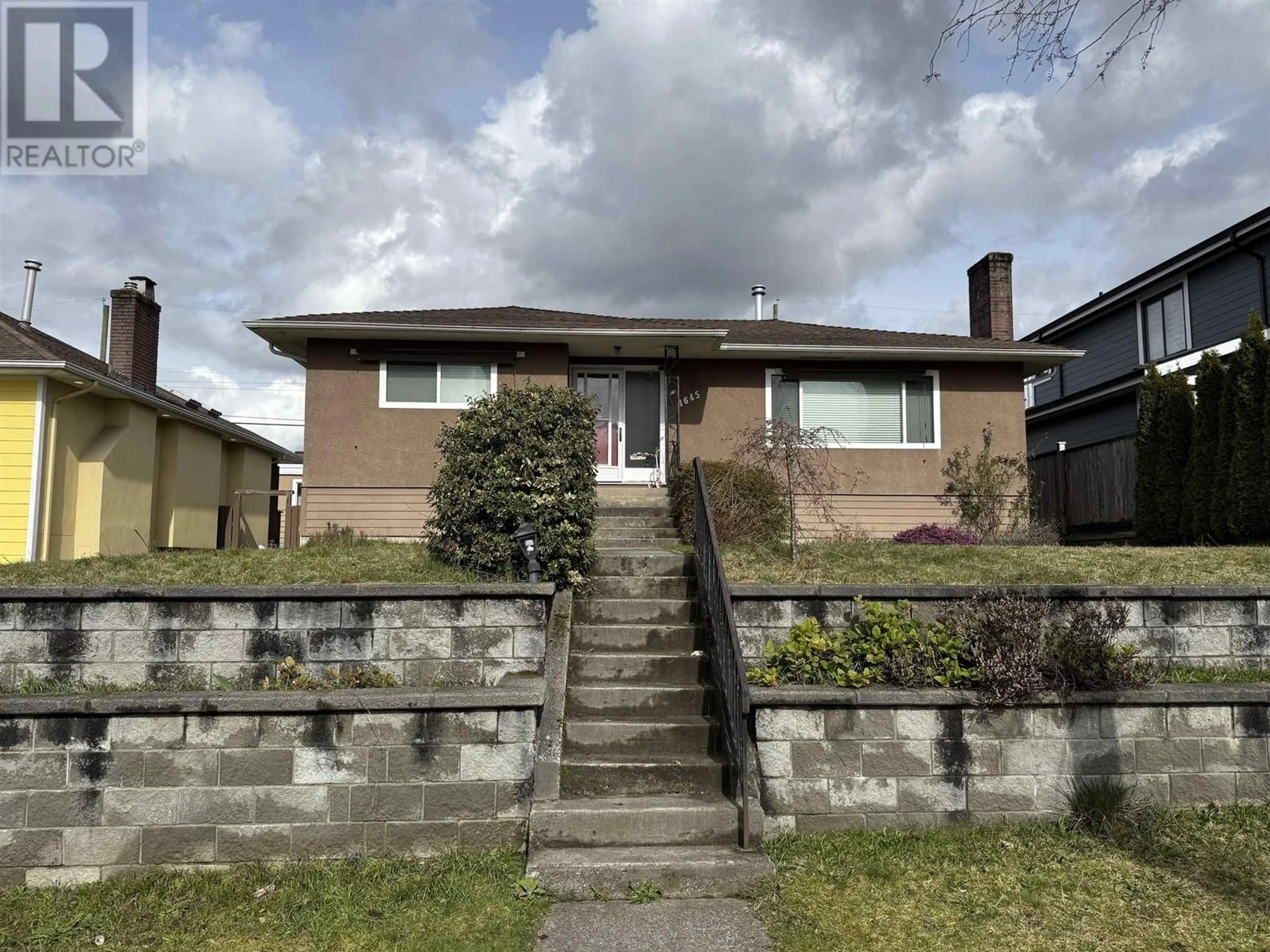 Unknown for 4645 BRENTLAWN DRIVE, Burnaby British Columbia V5C3V3