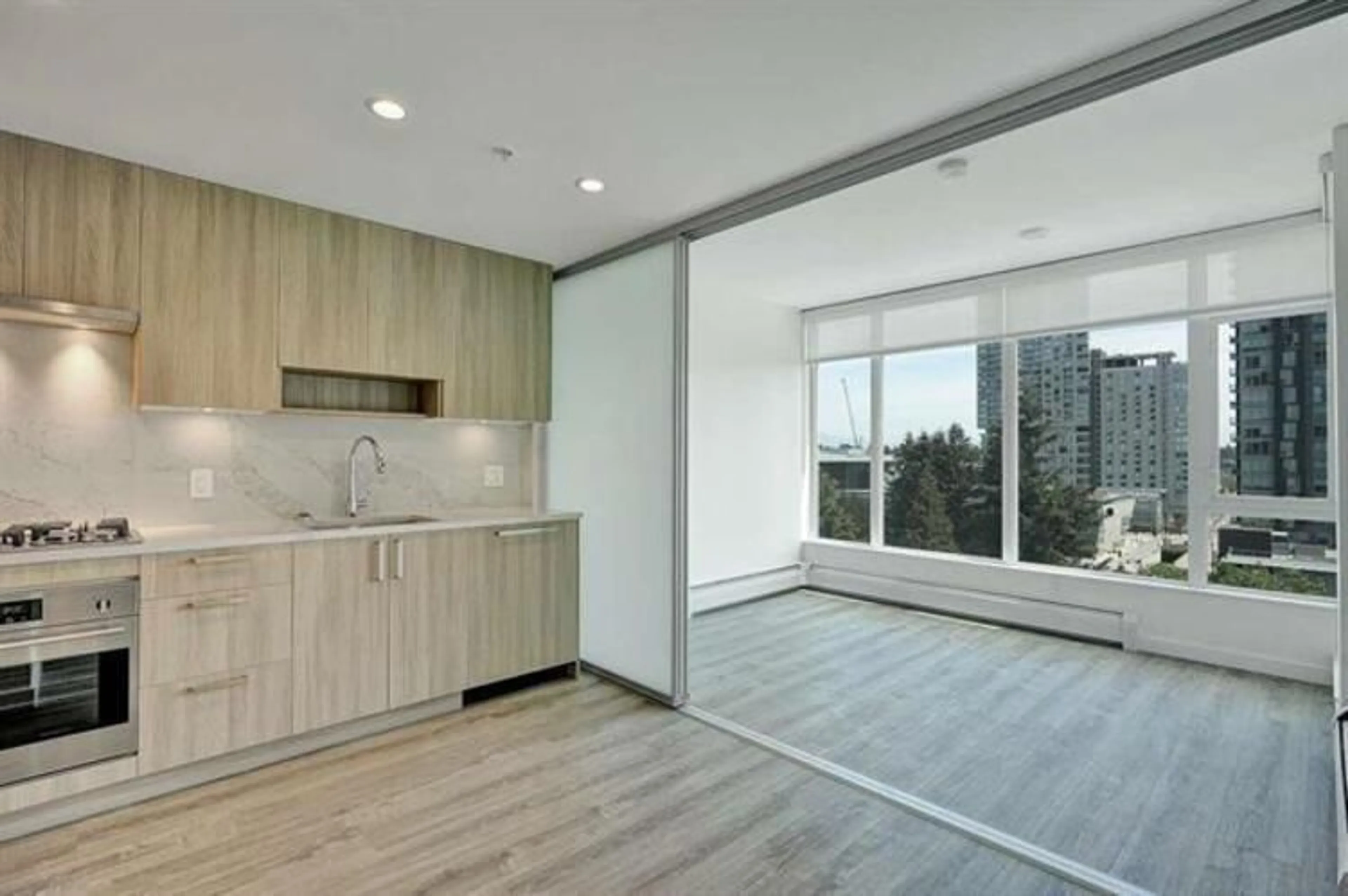 Open concept kitchen, unknown for 508 - 13350 CENTRAL, Surrey British Columbia V3T0S1