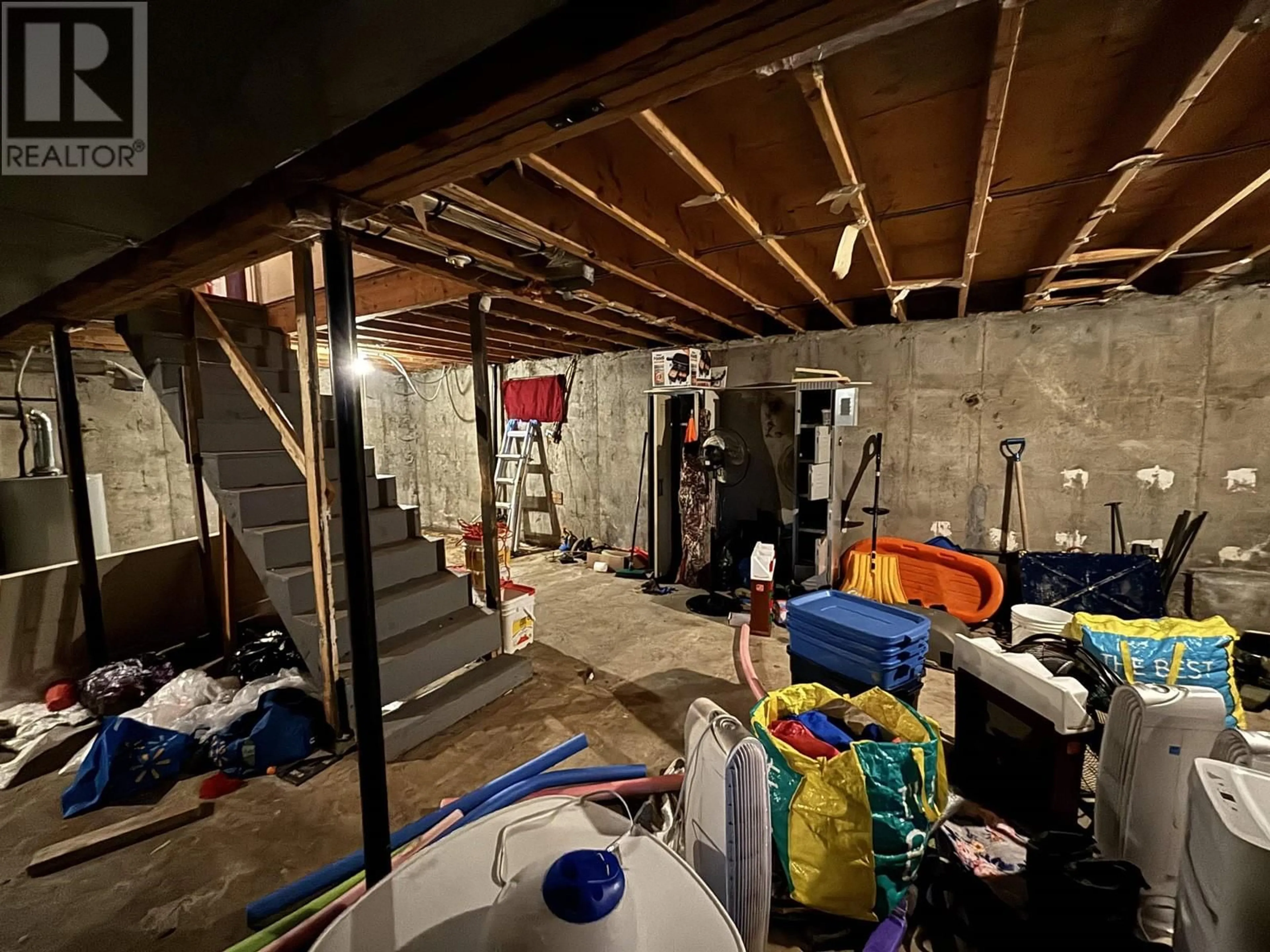 A pic of a room for 2318 OAK STREET, Prince George British Columbia V2L2A3
