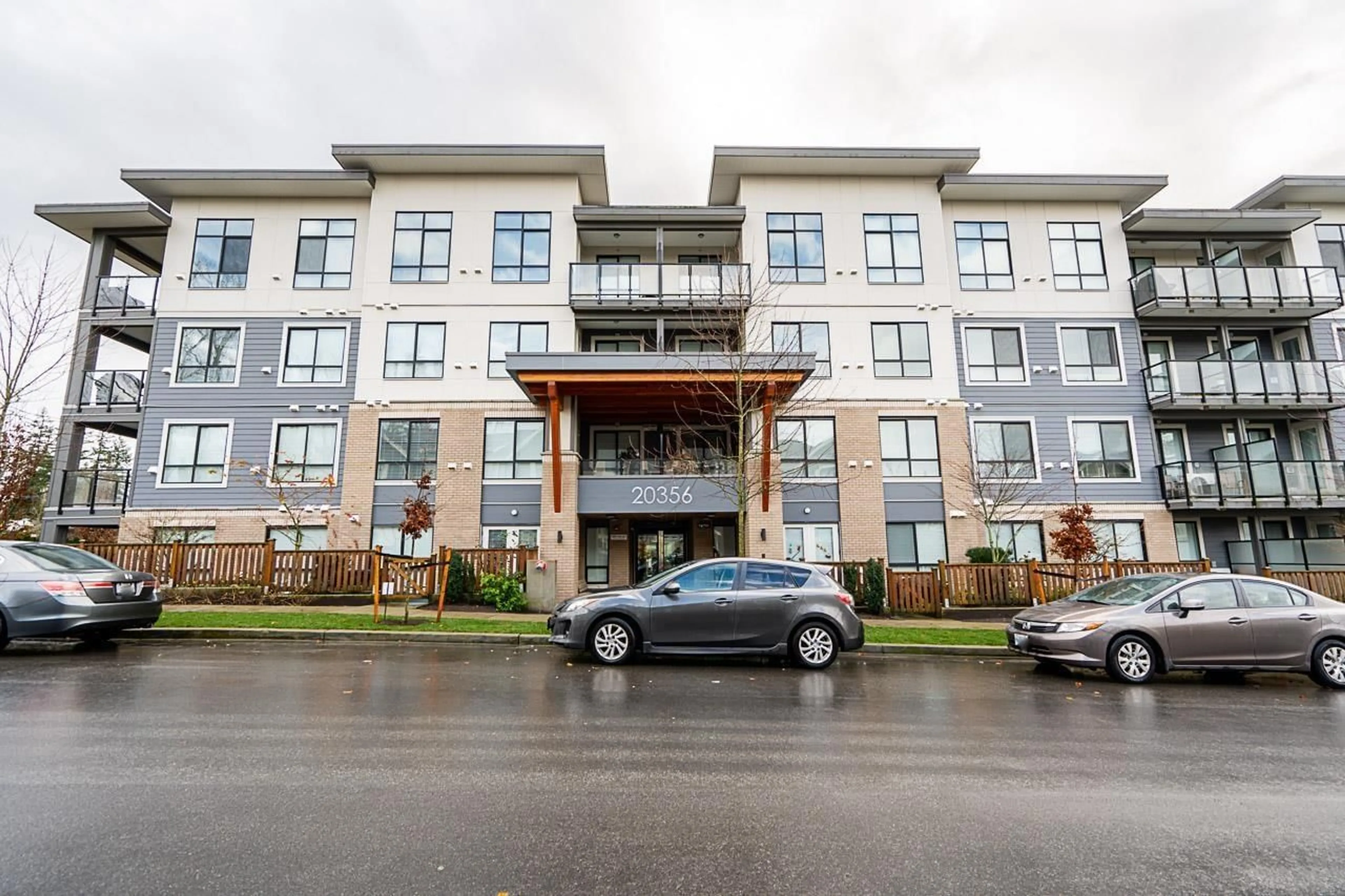 Unknown for 210 - 20356 72B, Langley British Columbia V2Y4J9