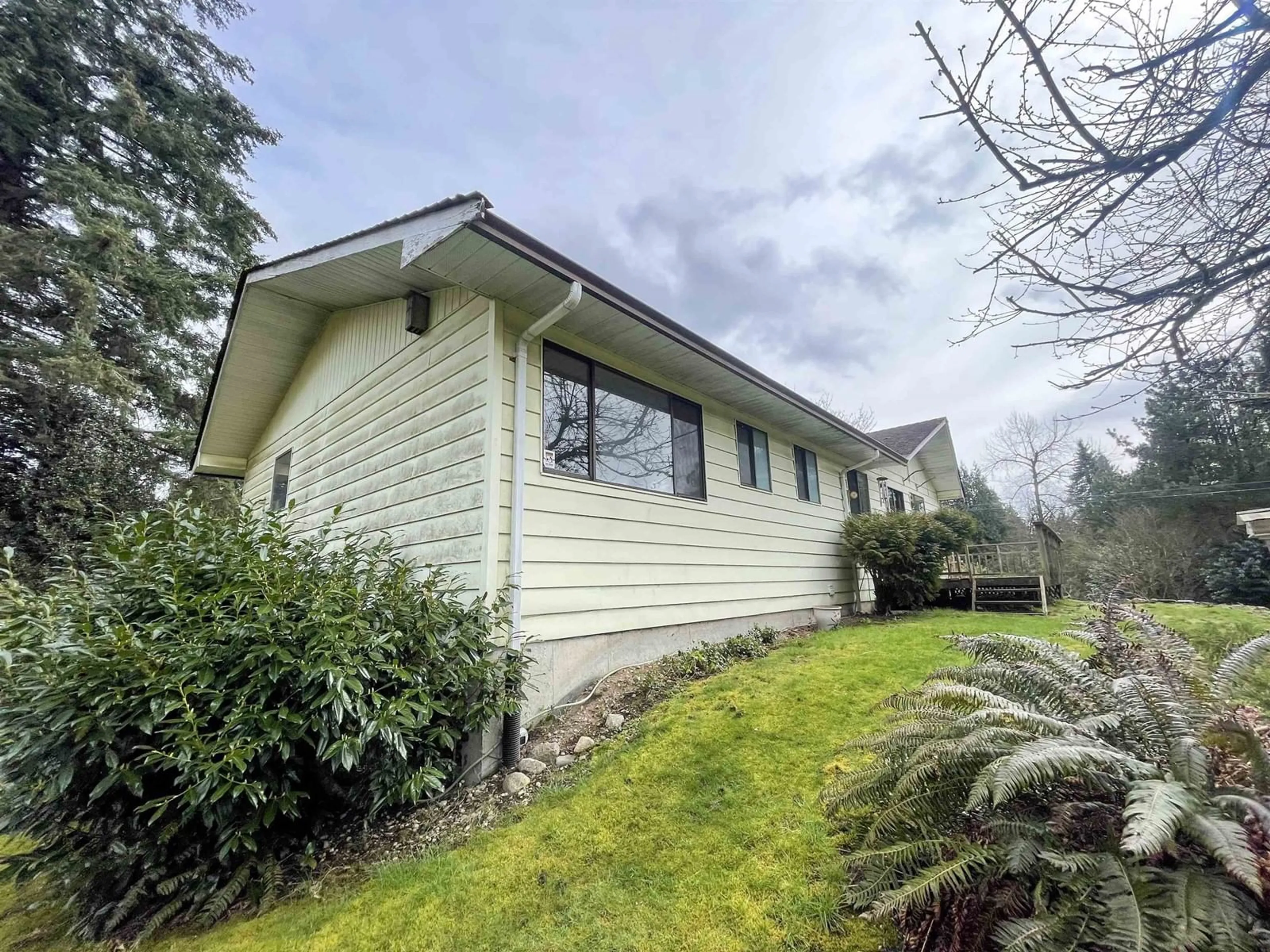 Home with vinyl exterior material, unknown for 9335 178, Surrey British Columbia V4N3W4