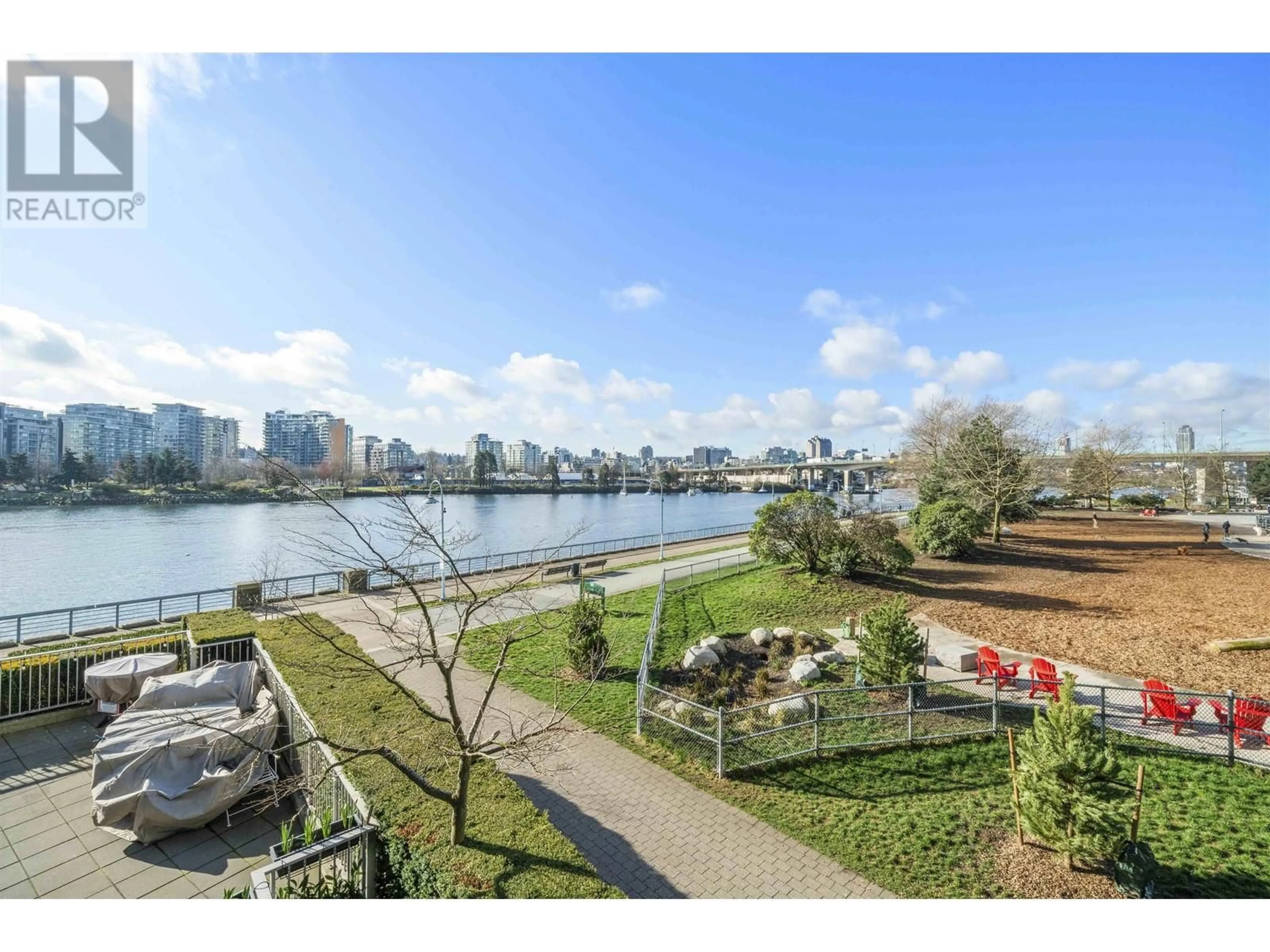 Patio, water/lake/river/ocean view for 106 - 8 SMITHE MEWS, Vancouver British Columbia V6B0A5