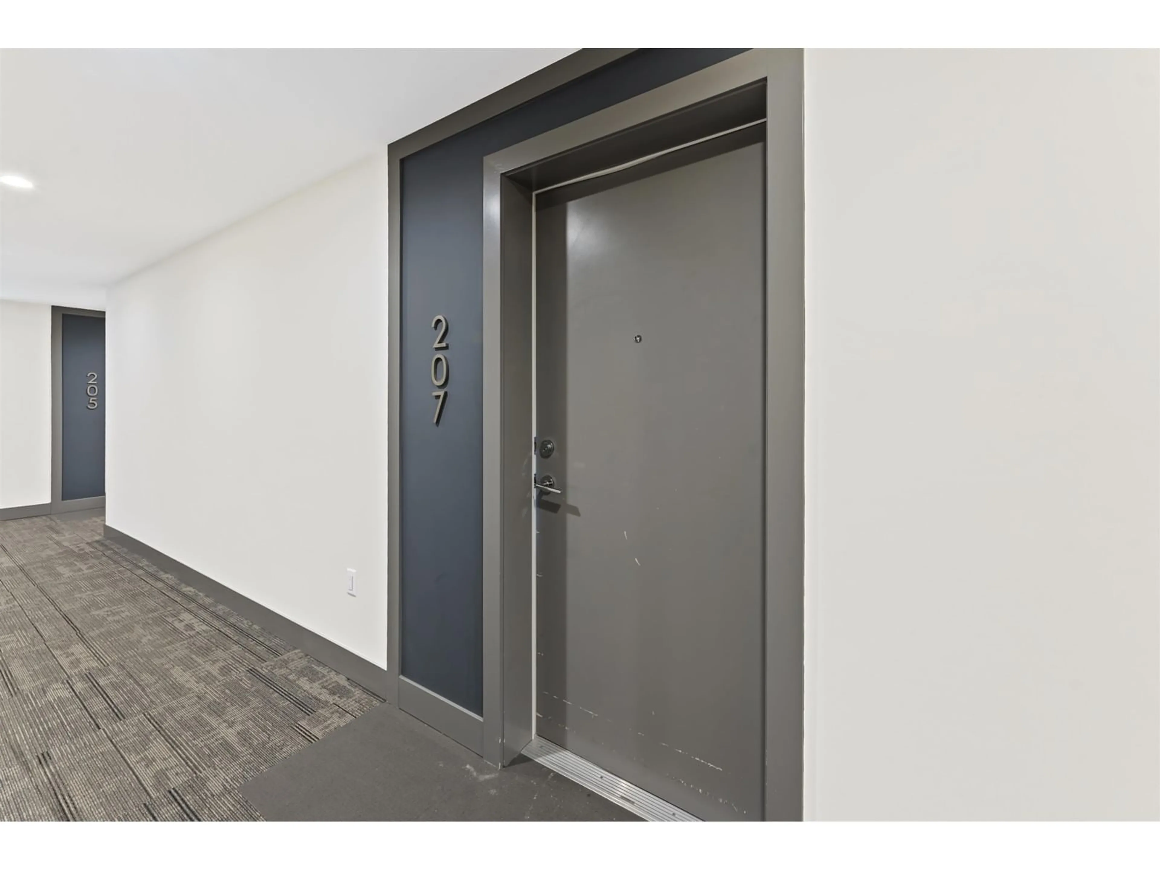 Indoor foyer for 207 - 6960 NICHOLSON, Delta British Columbia V4E0A9