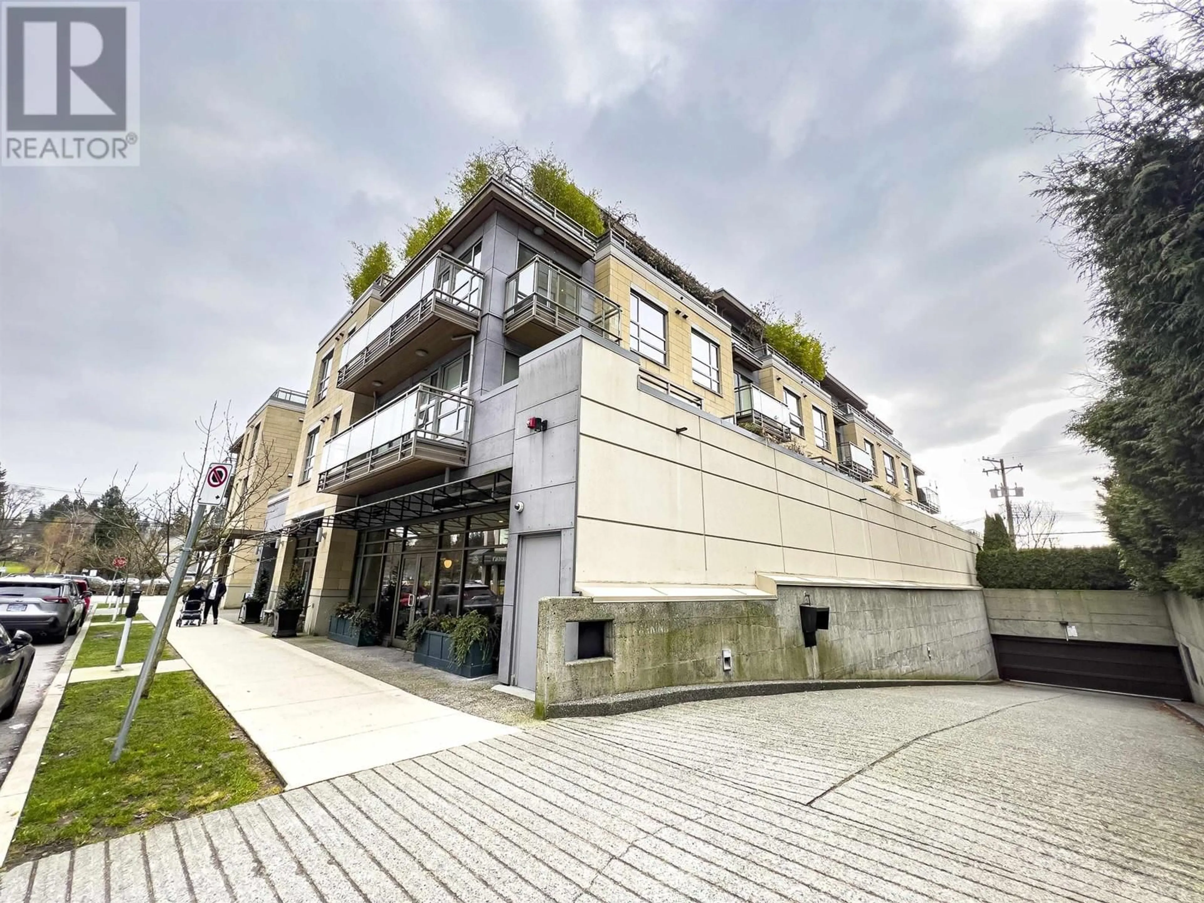 Patio, building for 306 - 2128 W 40TH AVENUE, Vancouver British Columbia V6M1W5