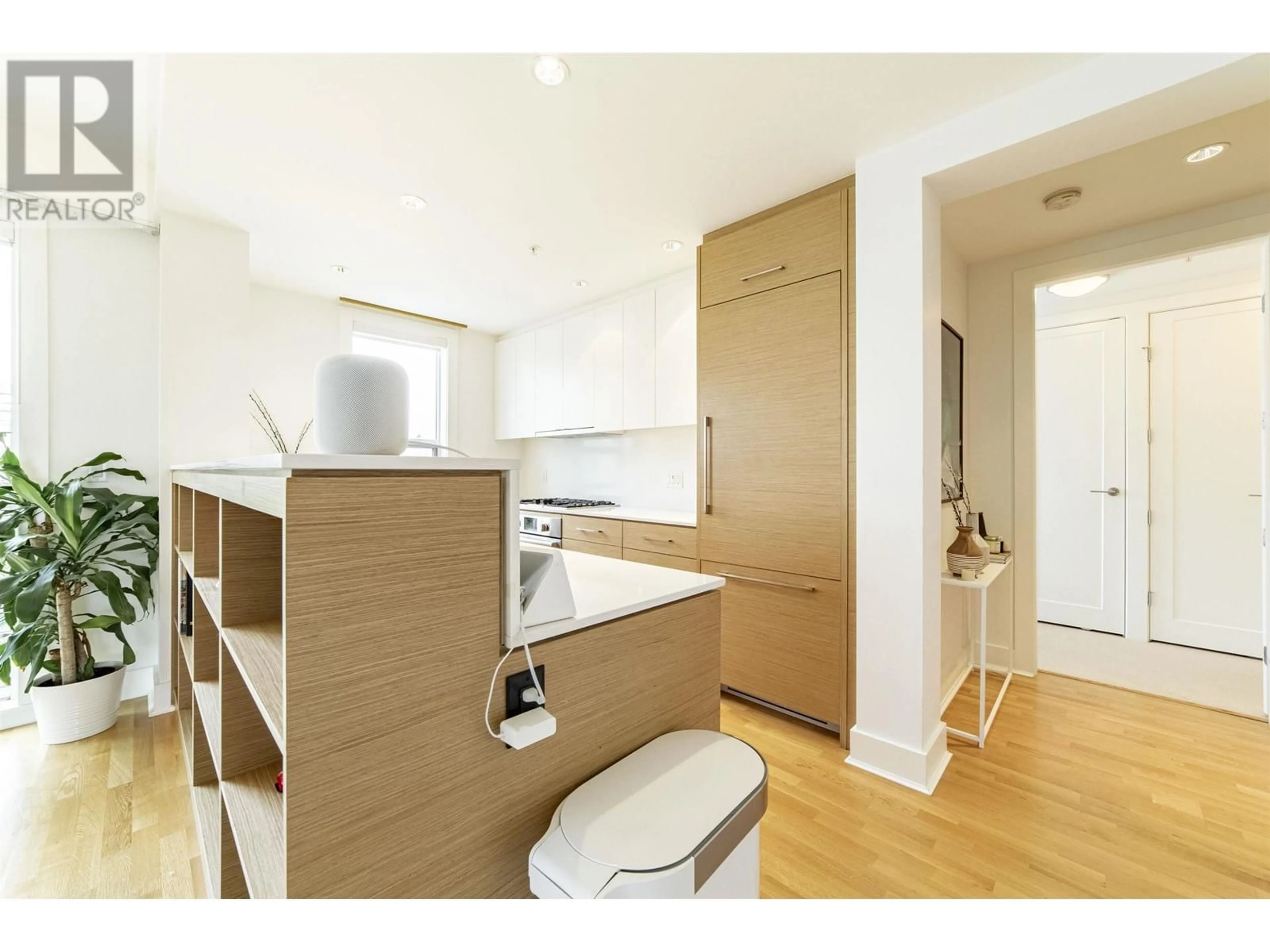 Unknown for 306 - 2128 W 40TH AVENUE, Vancouver British Columbia V6M1W5