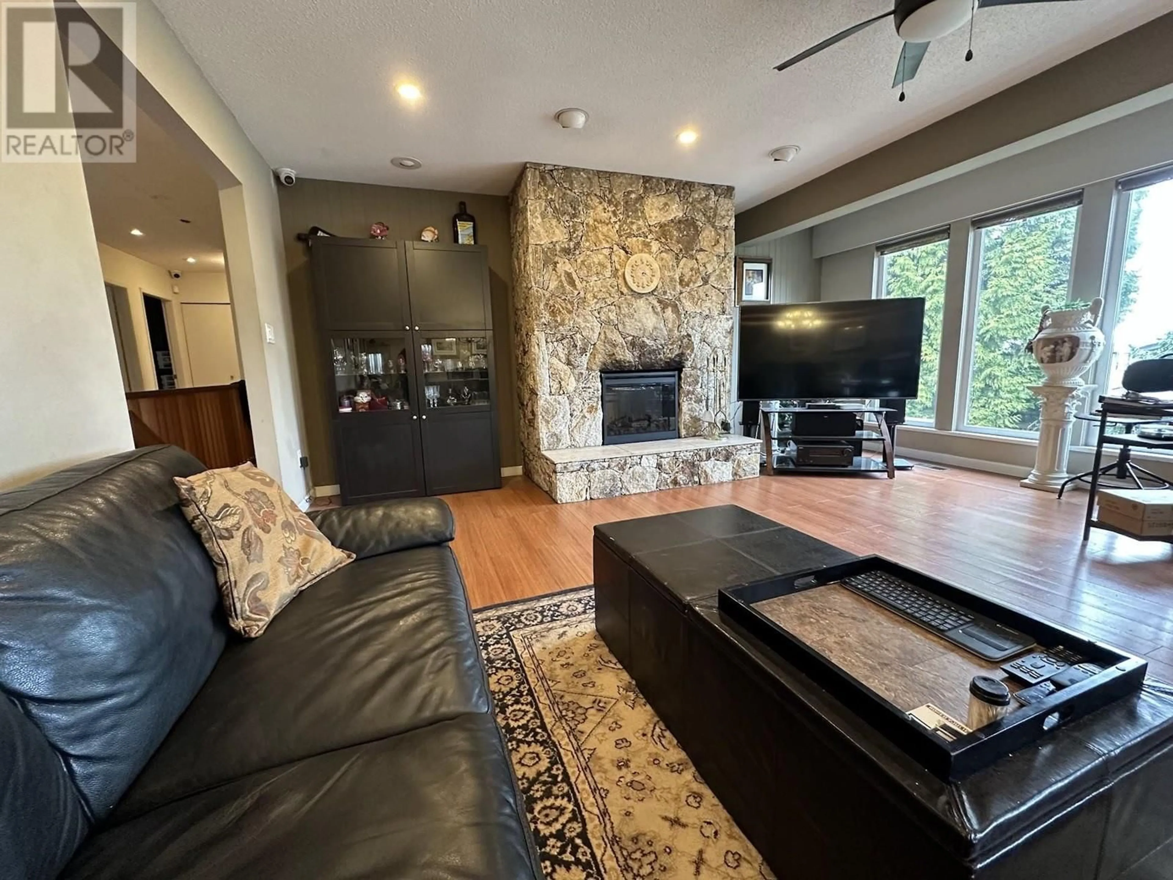 Living room with furniture, unknown for 7879 WELSLEY DRIVE, Burnaby British Columbia V5E3X4