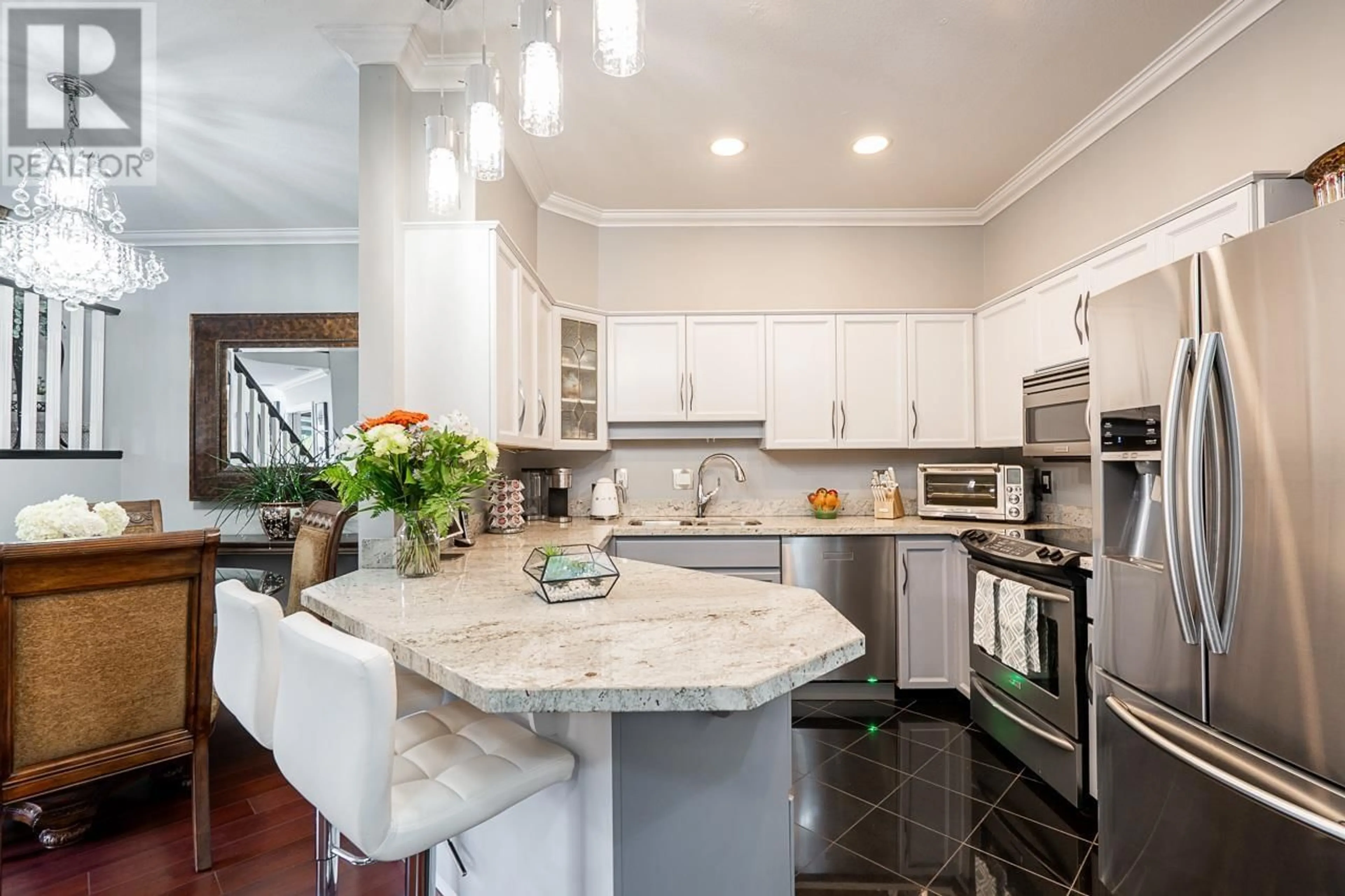 Open concept kitchen, ceramic/tile floor for 210 - 25 RICHMOND STREET, New Westminster British Columbia V3L5P9