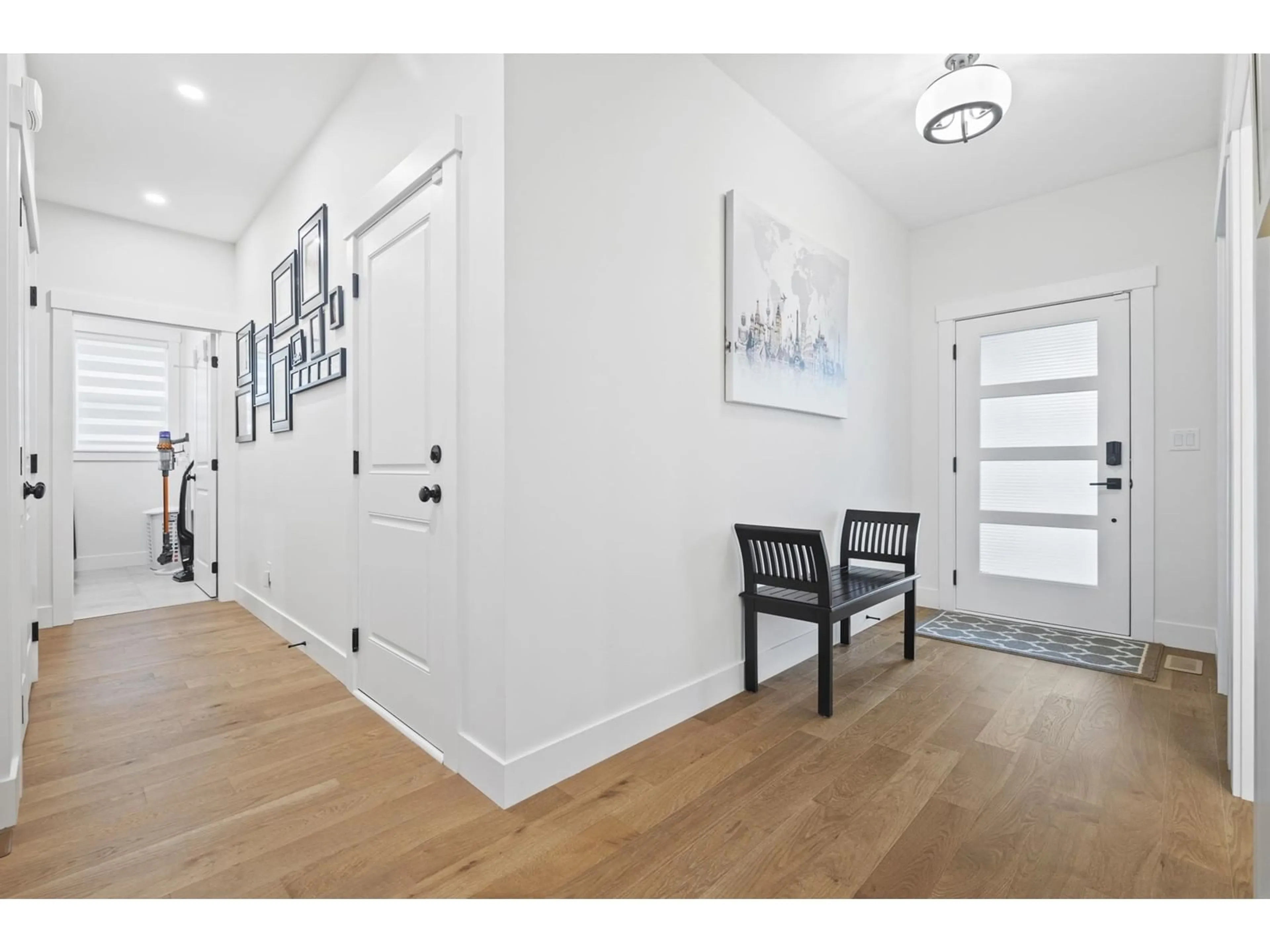 Indoor entryway for 50986 SOPHIE CRESCENT, Chilliwack British Columbia V4Z0C1