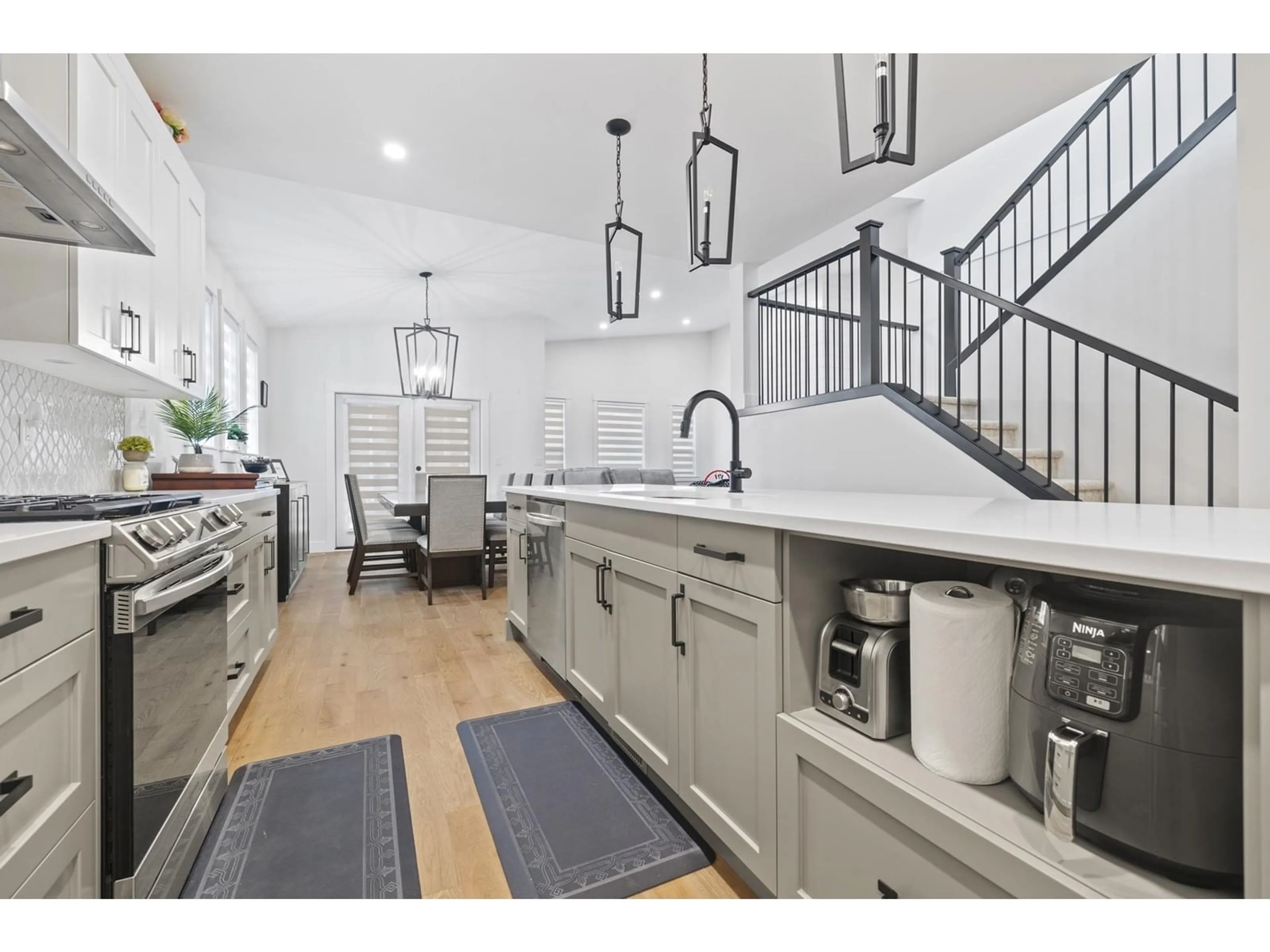 Open concept kitchen, unknown for 50986 SOPHIE CRESCENT, Chilliwack British Columbia V4Z0C1