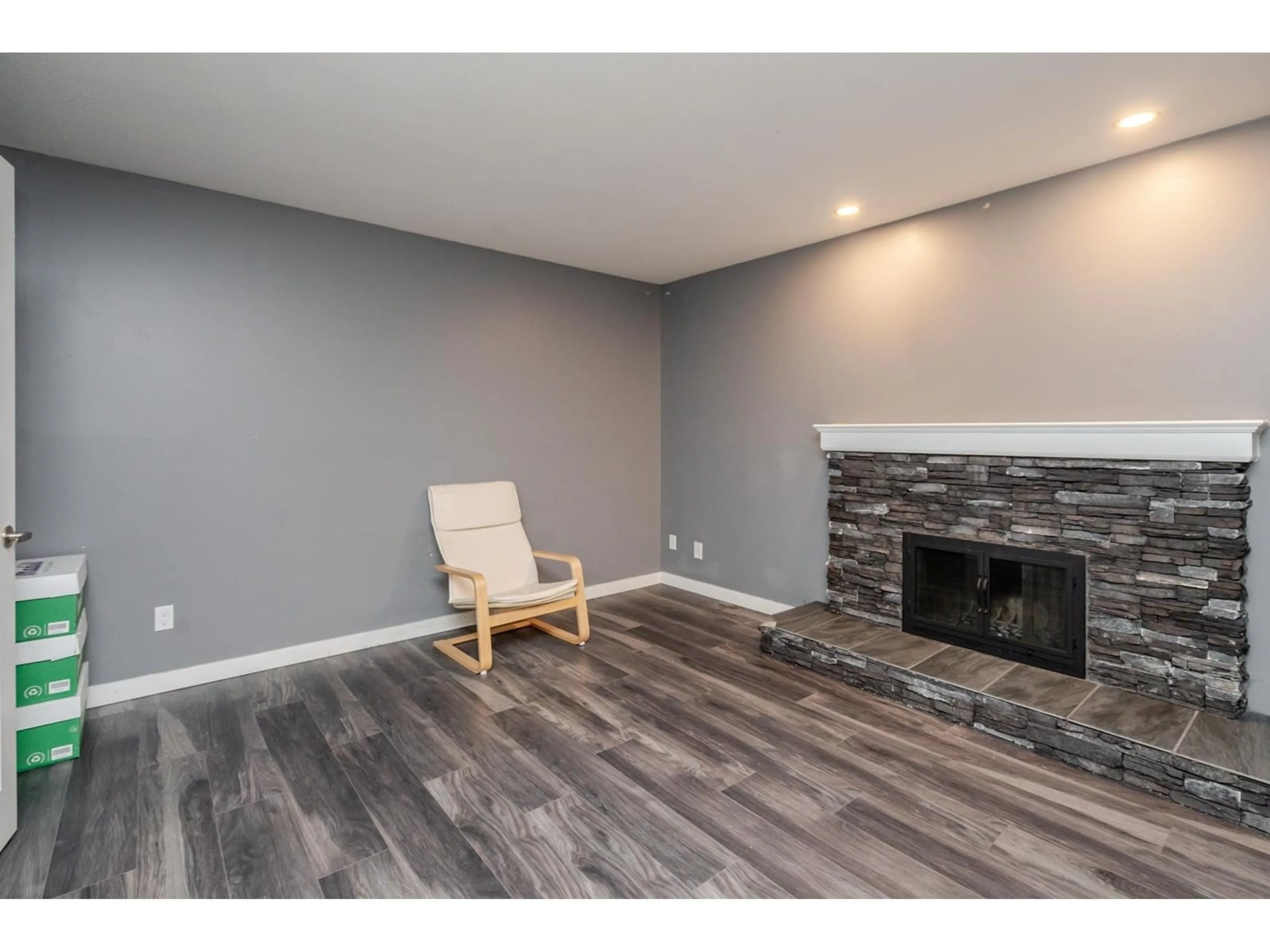 Living room with furniture, wood/laminate floor for 3674 197A, Langley British Columbia V3A1B7