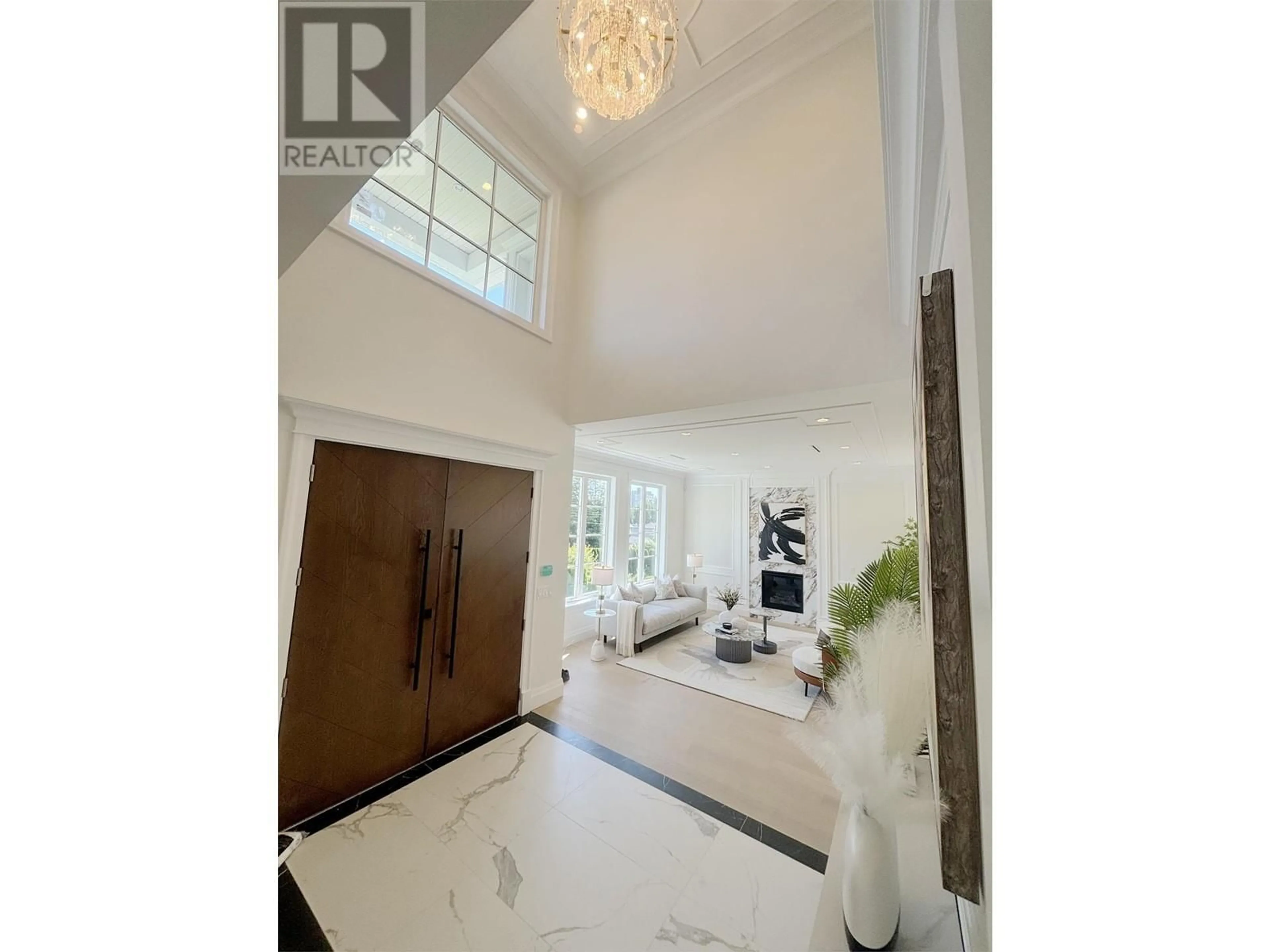 Indoor foyer for 9977 SULLIVAN STREET, Burnaby British Columbia V3J1J1