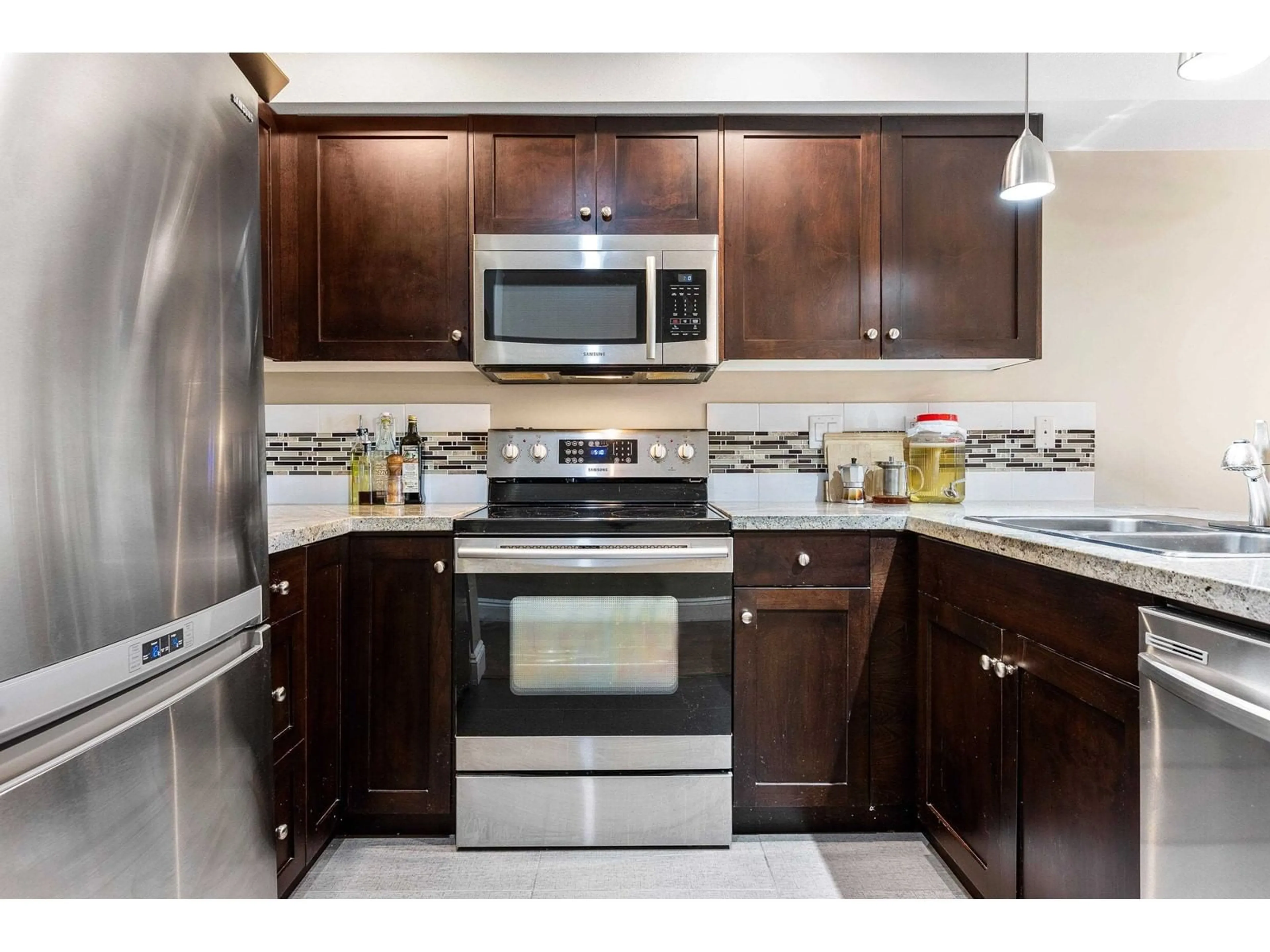 Standard kitchen, unknown for 312 - 45640 ALMA AVENUE, Chilliwack British Columbia V2R0P8