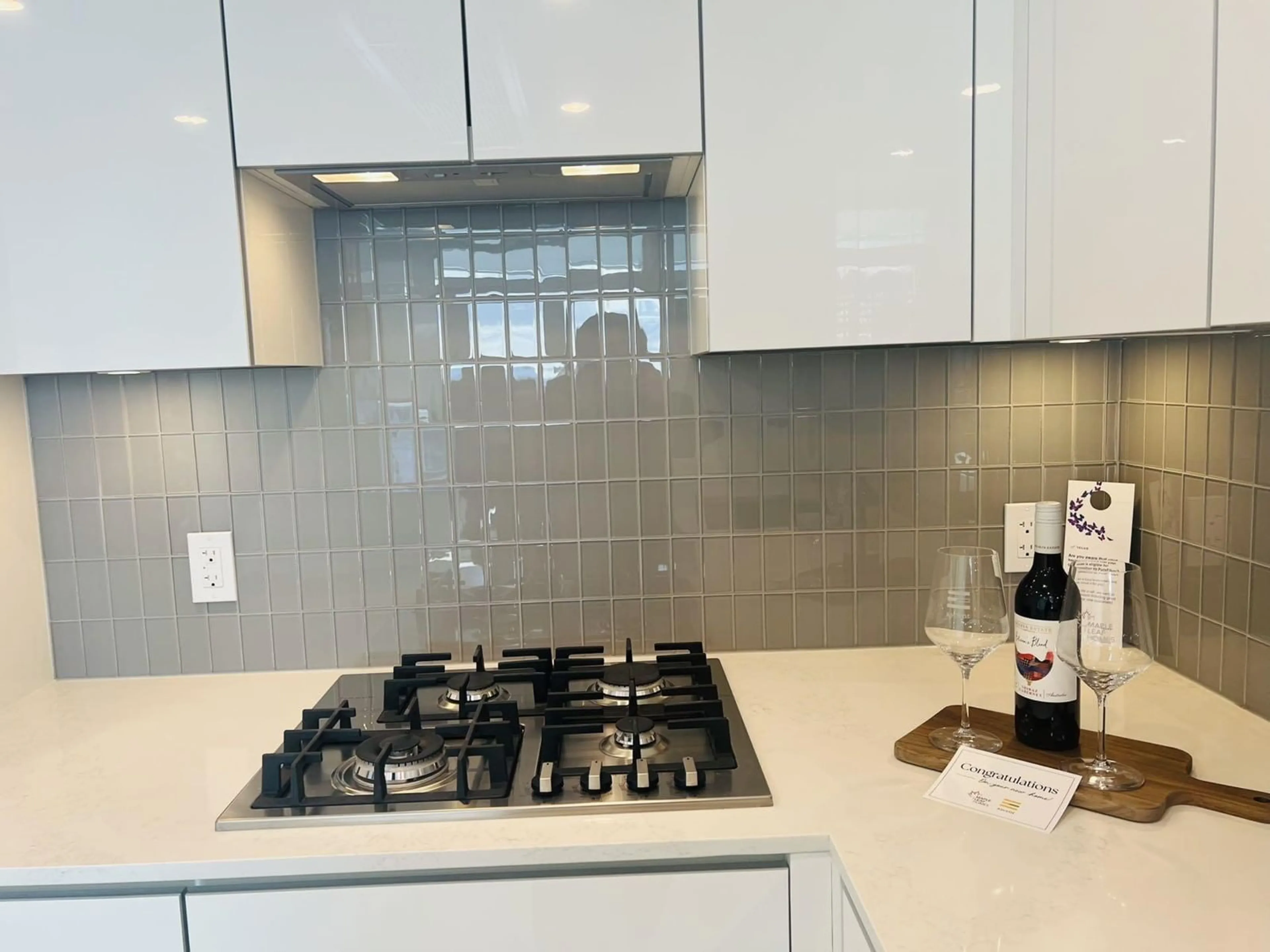 Standard kitchen, ceramic/tile floor for 2003 - 10428 WHALLEY, Surrey British Columbia V3T1W6
