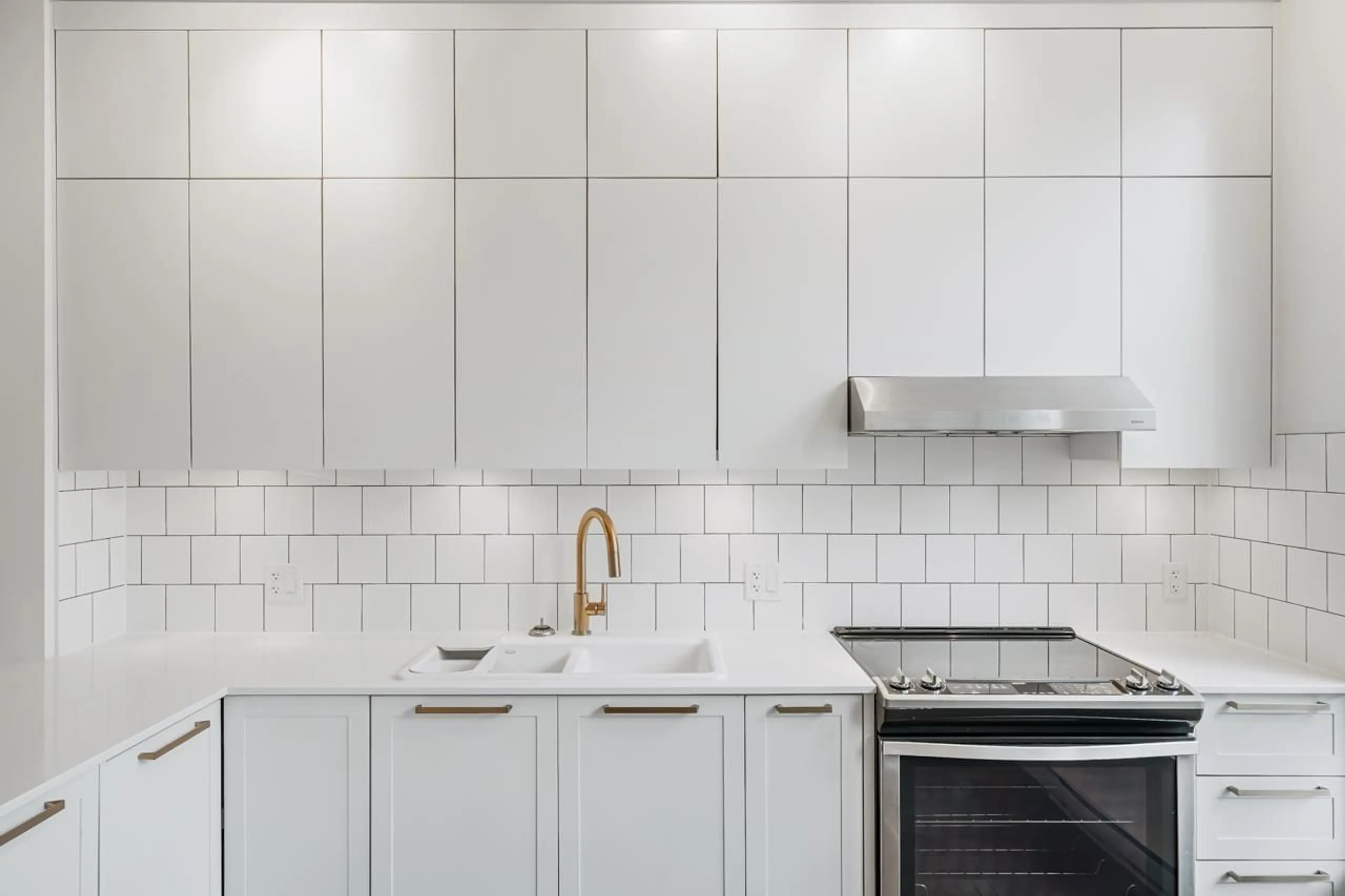 Contemporary kitchen, ceramic/tile floor for 80 - 15828 27, Surrey British Columbia V3Z0X4