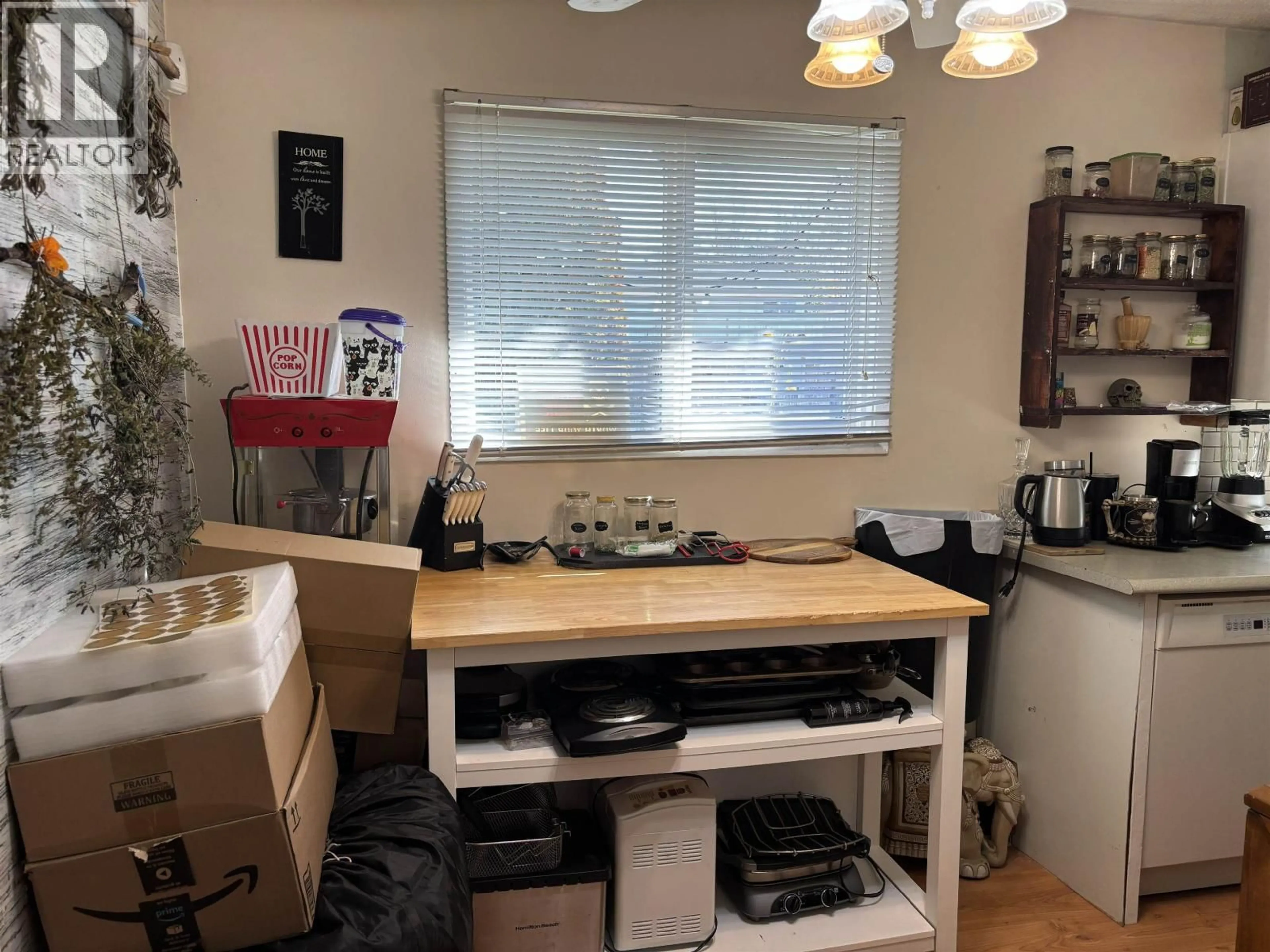 Standard kitchen, unknown for 2365 OAK STREET, Prince George British Columbia V2L2A2